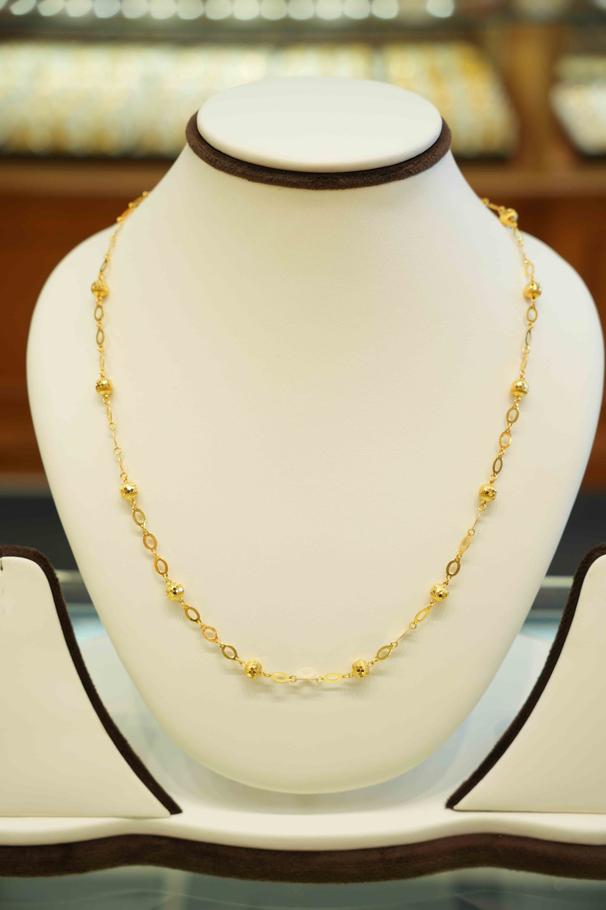 22K Gold Floral Design Chain (18 Inches)