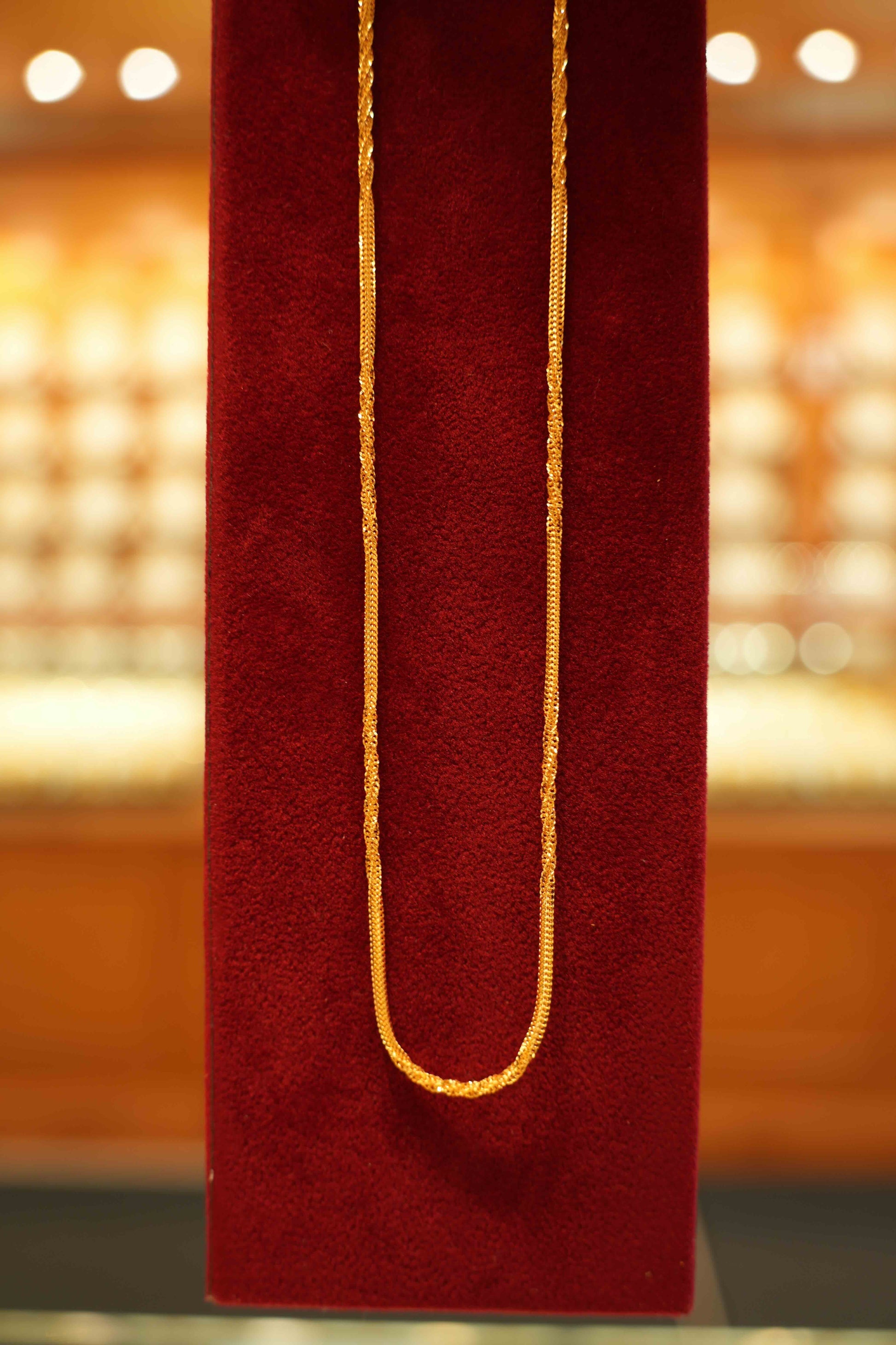 22K Gold Designer Square Twist Chain (18 Inches)