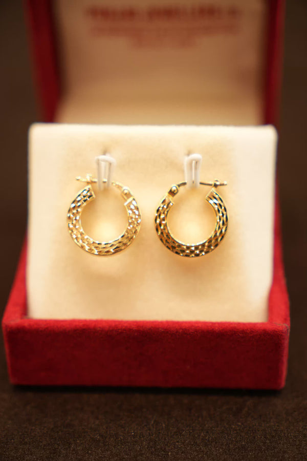 18K Gold Ladies Hoop Earrings