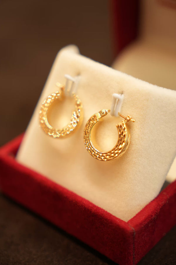 18K Gold Ladies Hoop Earrings