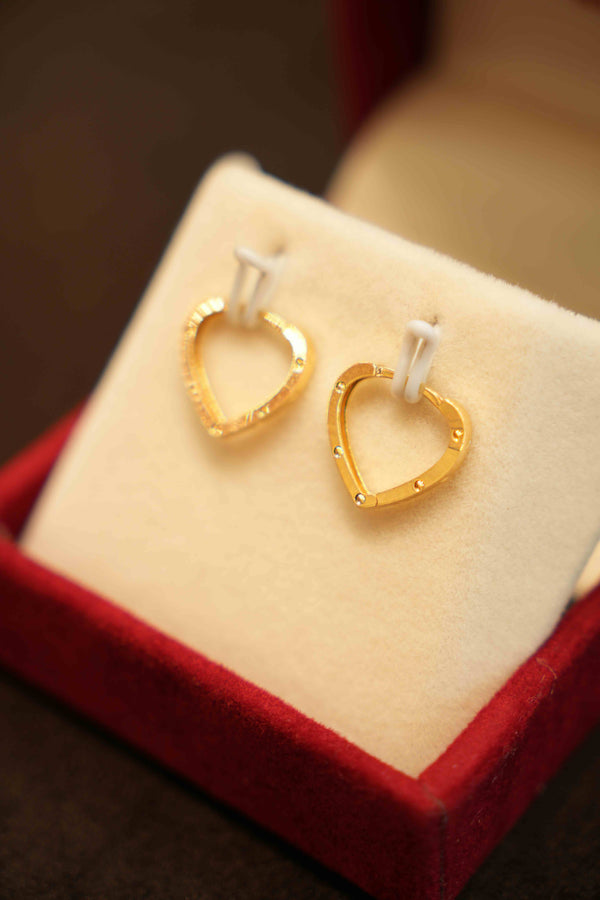 18K Gold Ladies Hoop Earrings