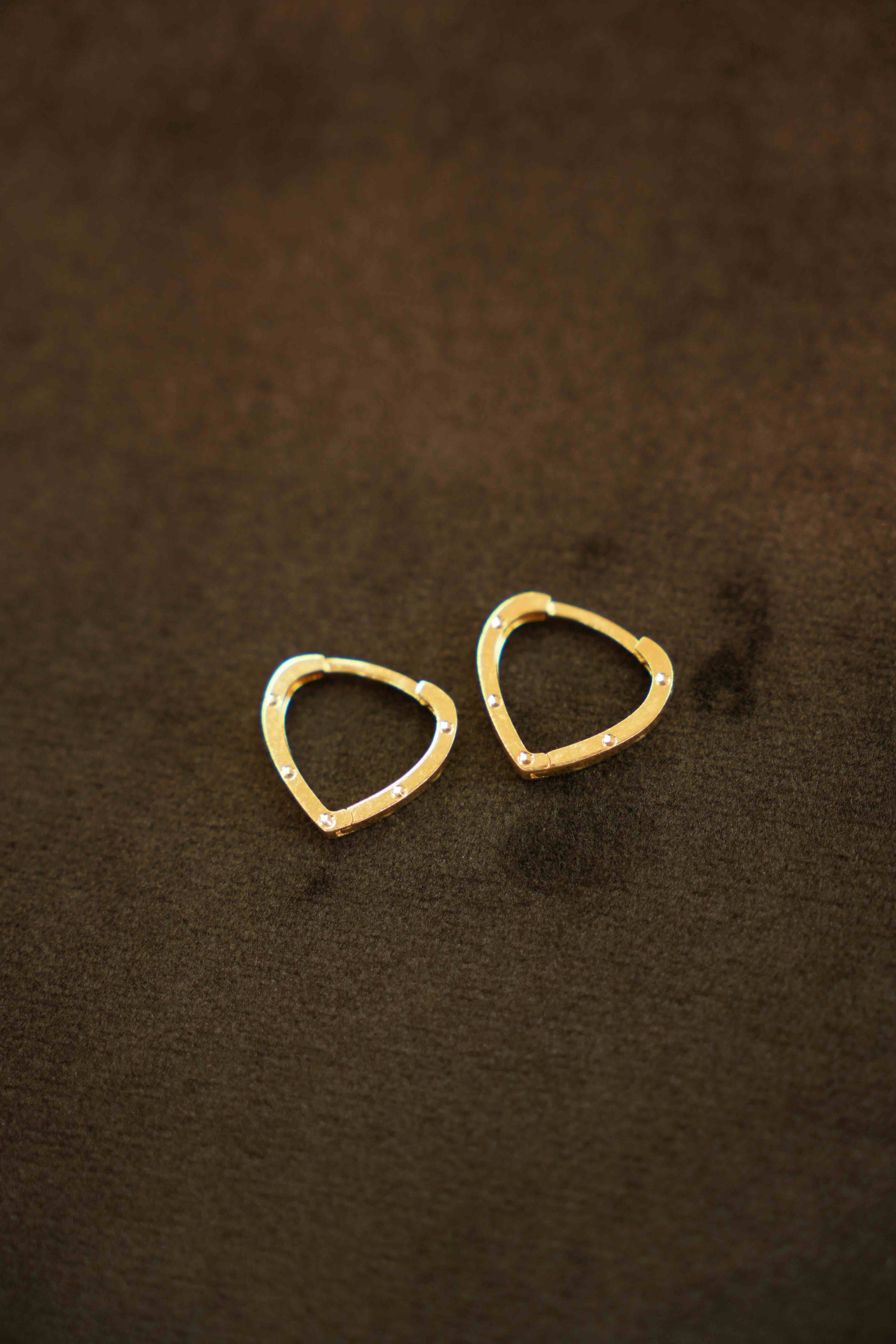 18K Gold Ladies Hoop Earrings
