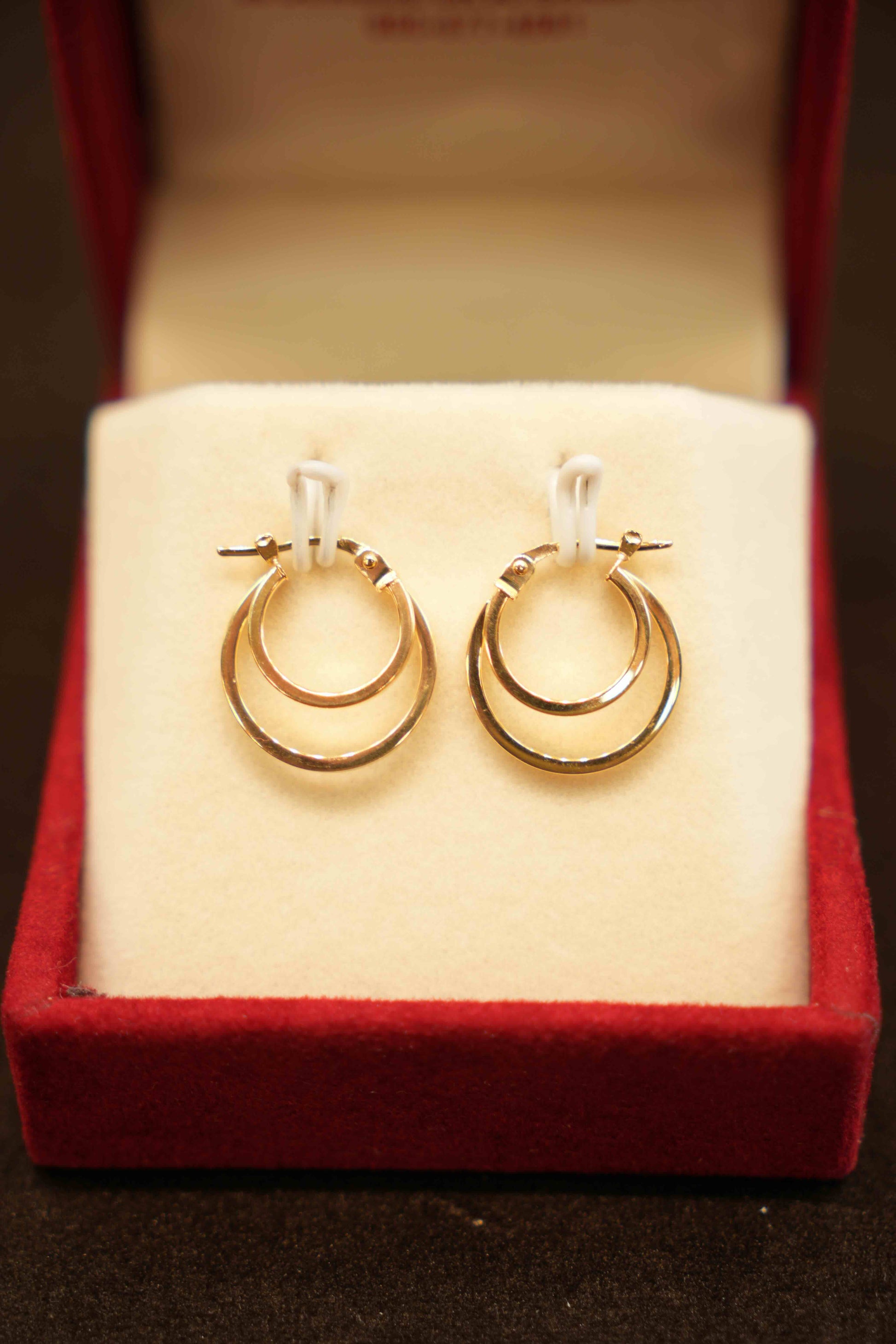 18K Gold Ladies Hoop Earrings