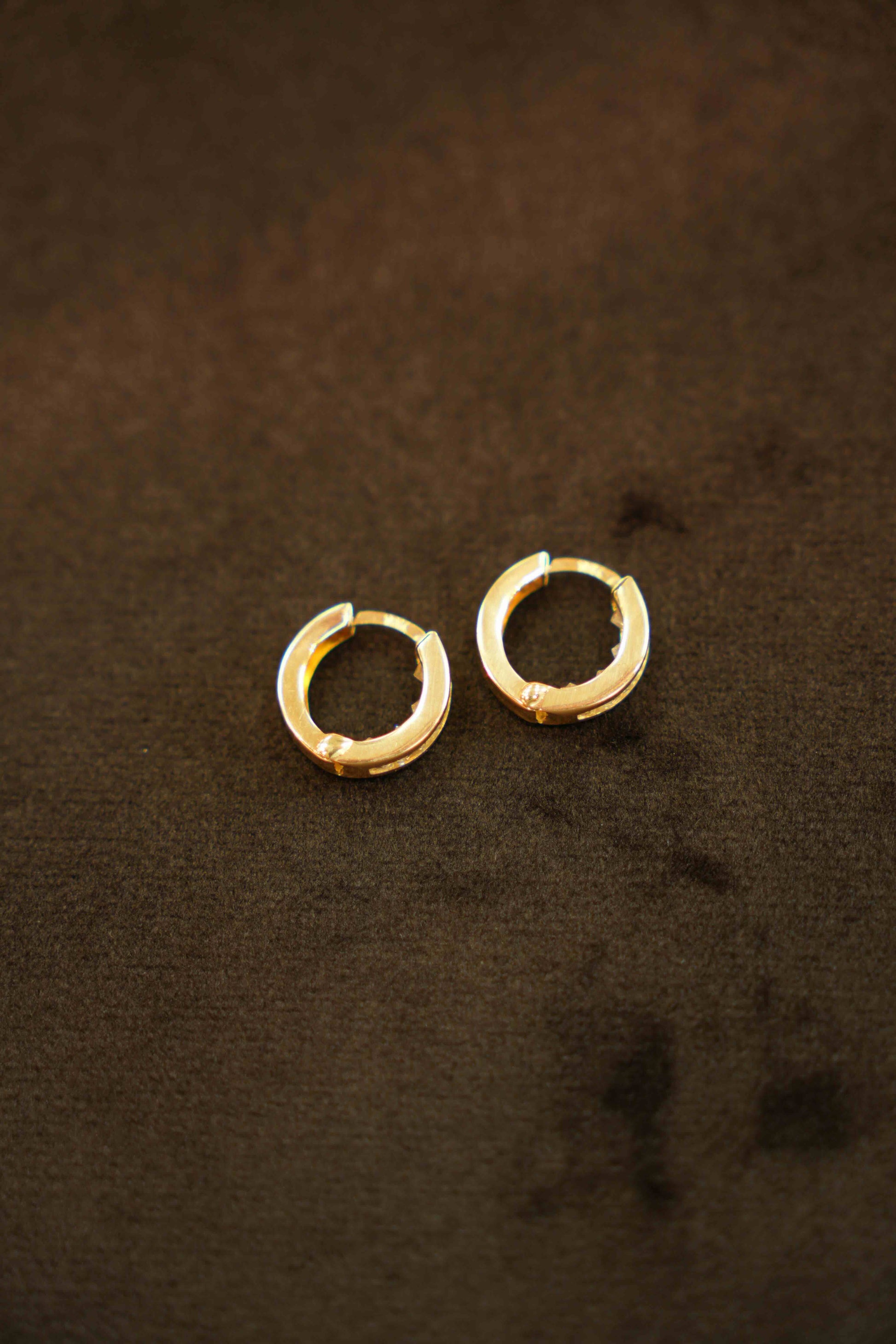 18K Gold Designer Hoop Earrings