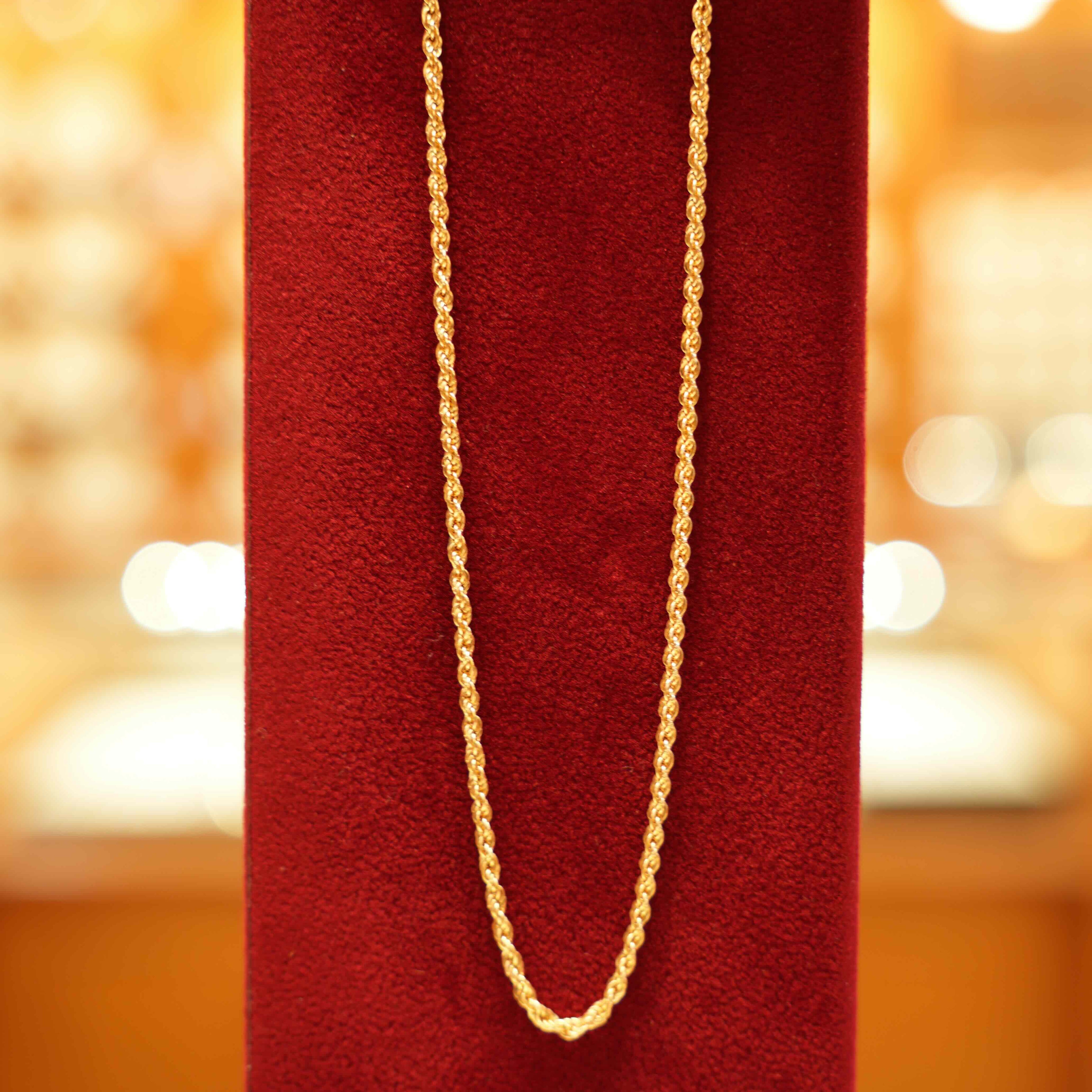 18K Gold Designer Chain (18 Inches)
