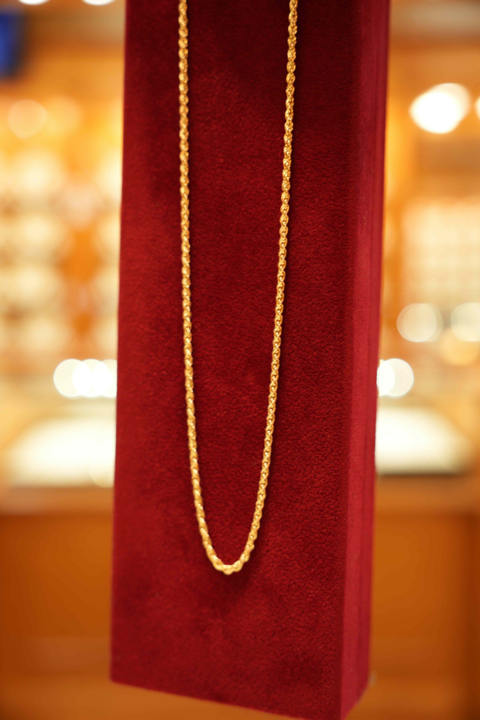 18K Gold Designer Chain (18 Inches)