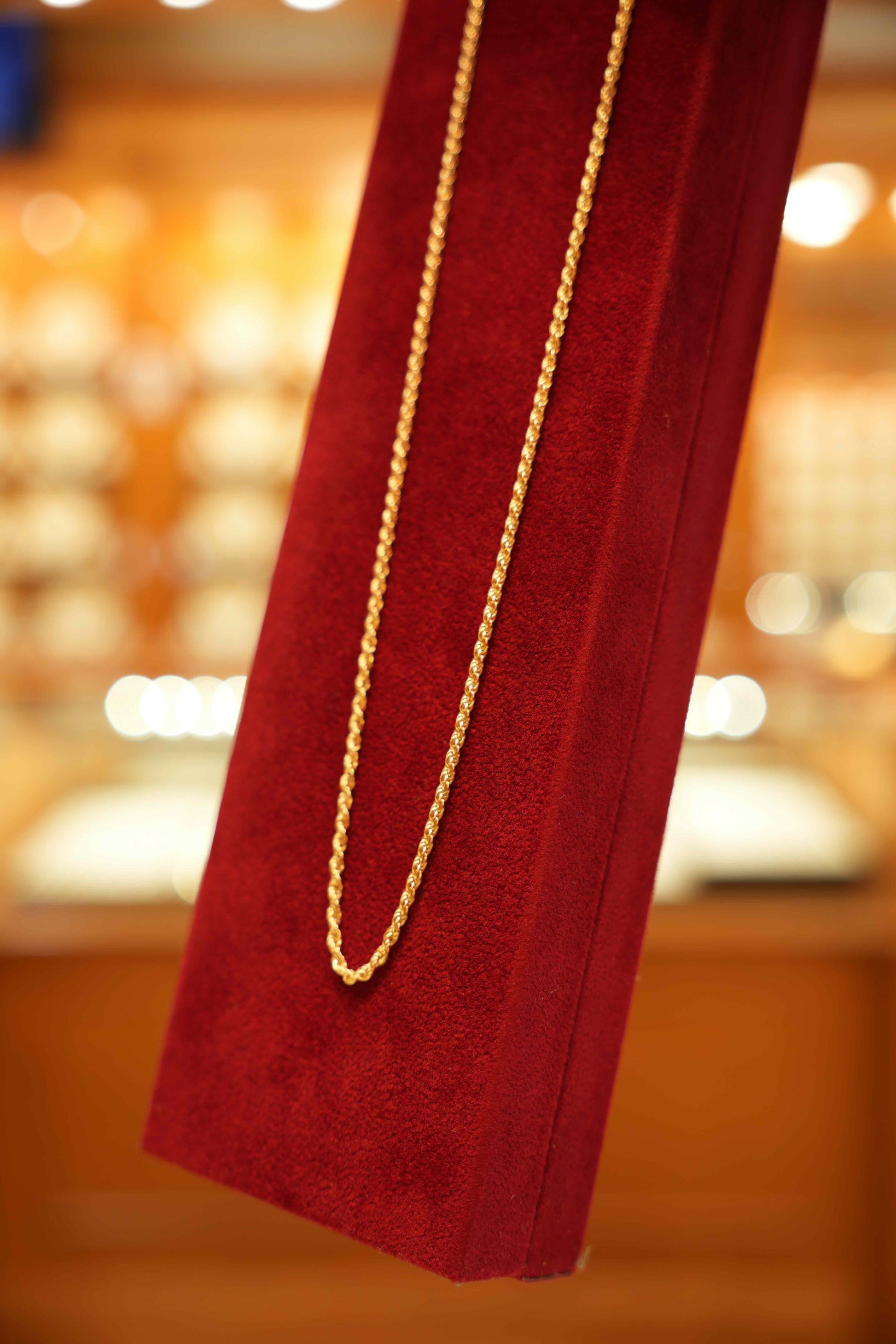 18K Gold Designer Chain (18 Inches)