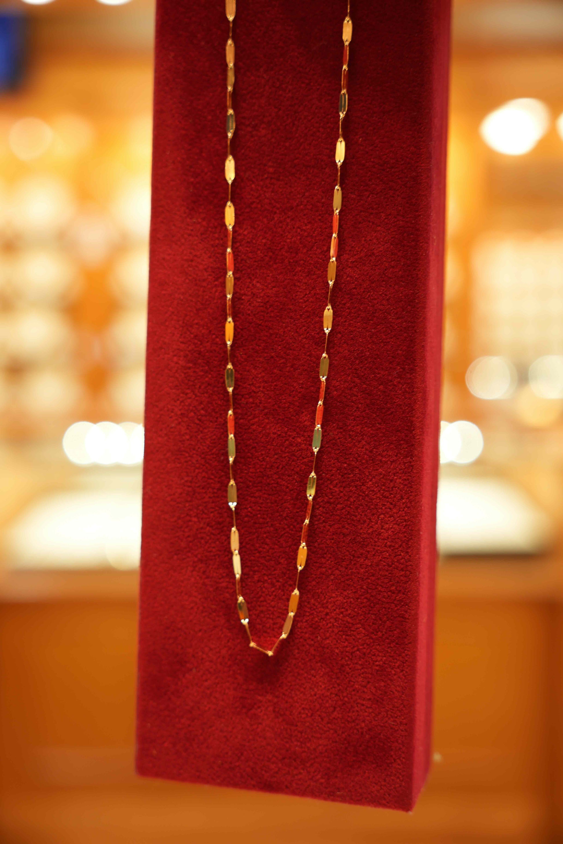 18K Gold Designer Chain (18 Inches)