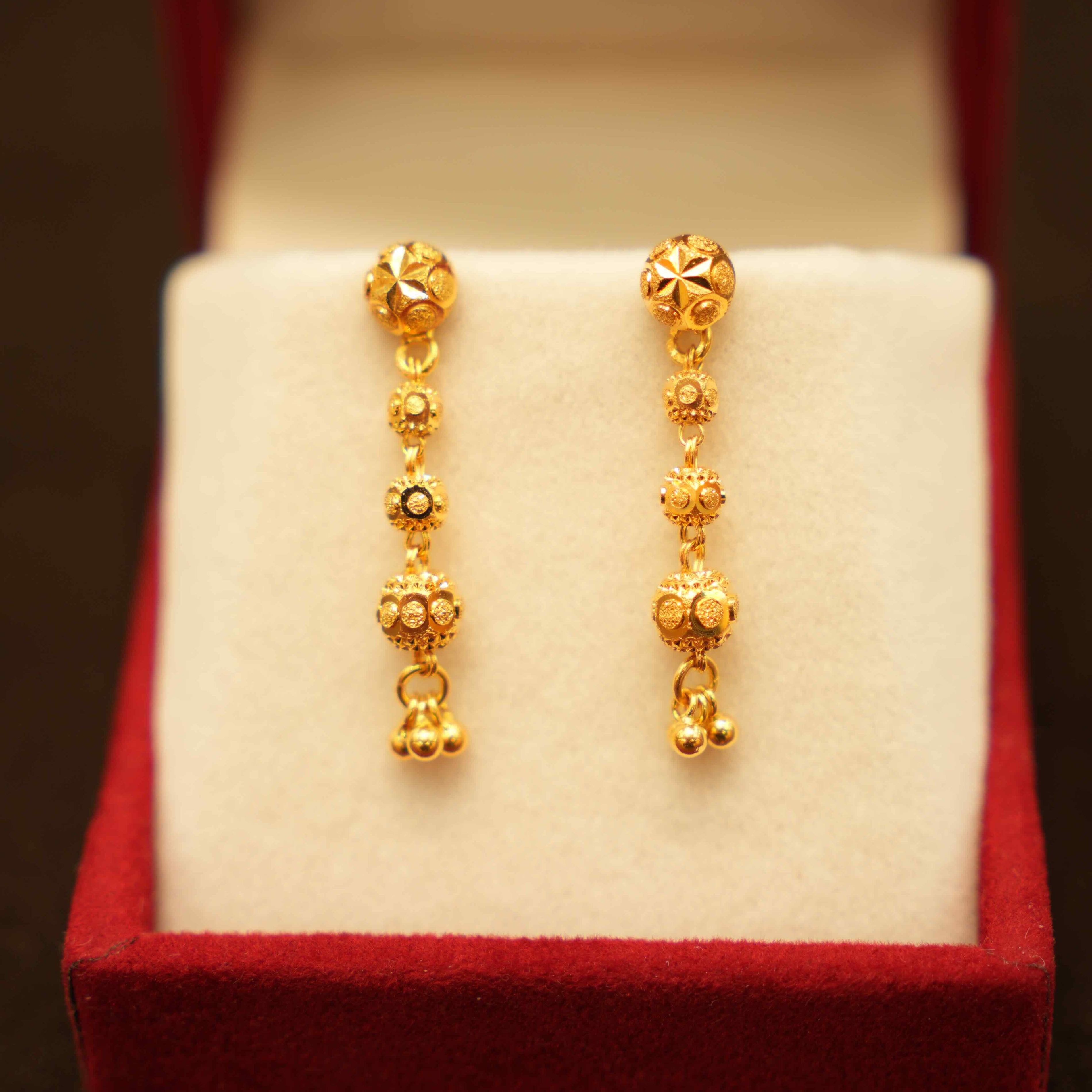 22K Gold Ladies Dangling Earrings
