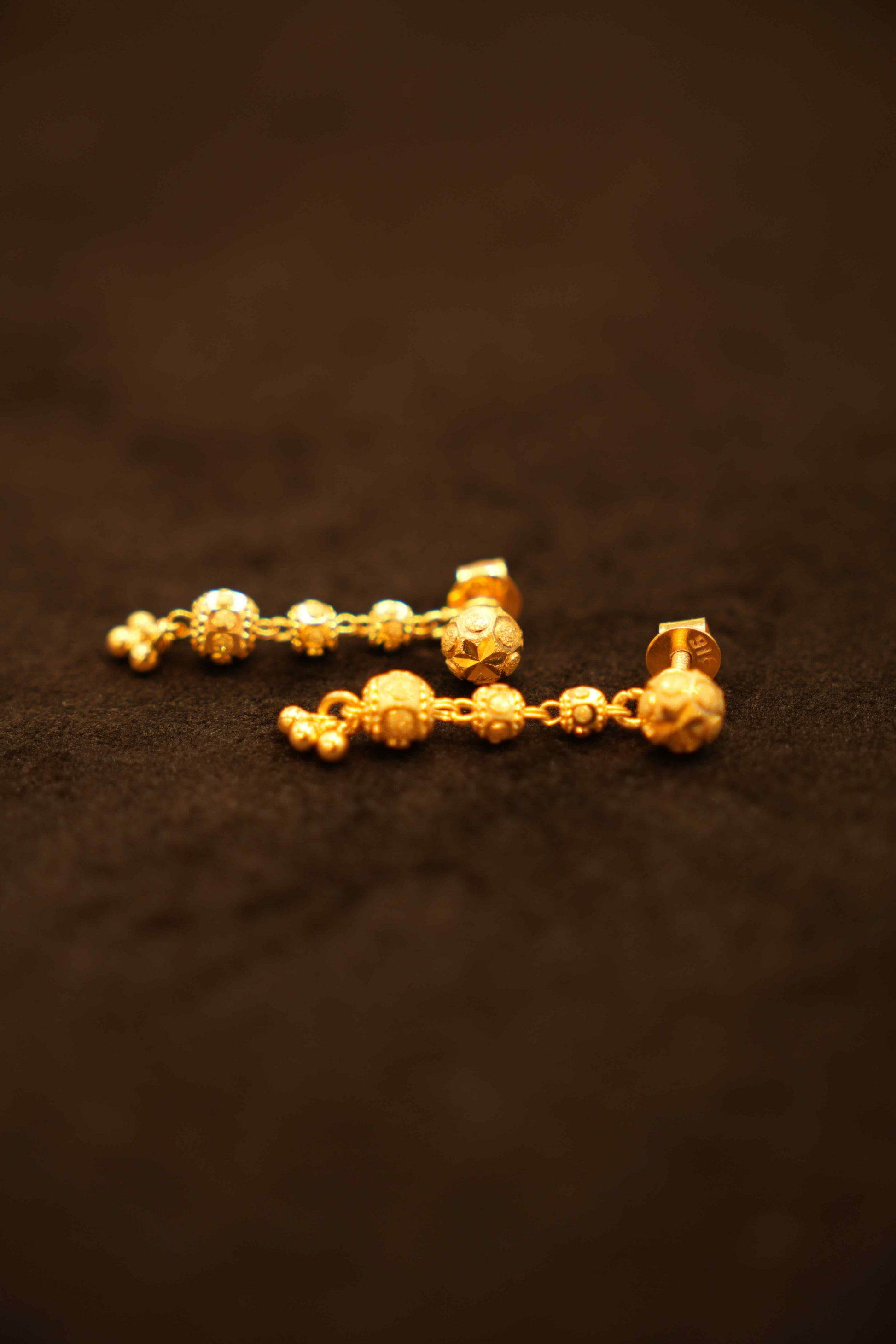 22K Gold Ladies Dangling Earrings