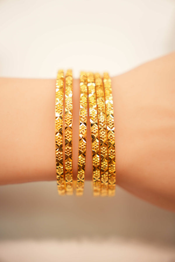 22K Gold Traditional Ladies Bangle Set