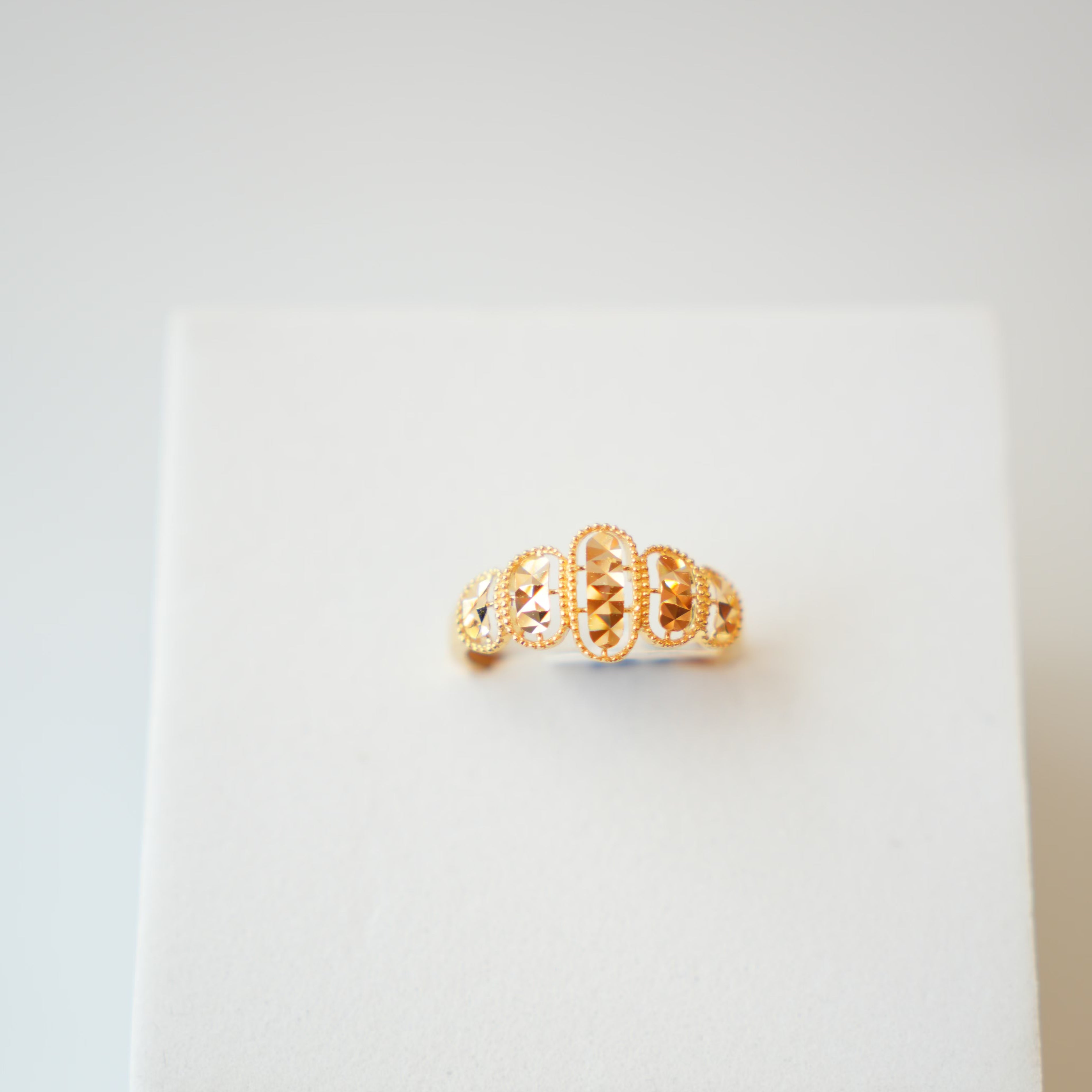 22K Gold Designer Leaflet Design Ring