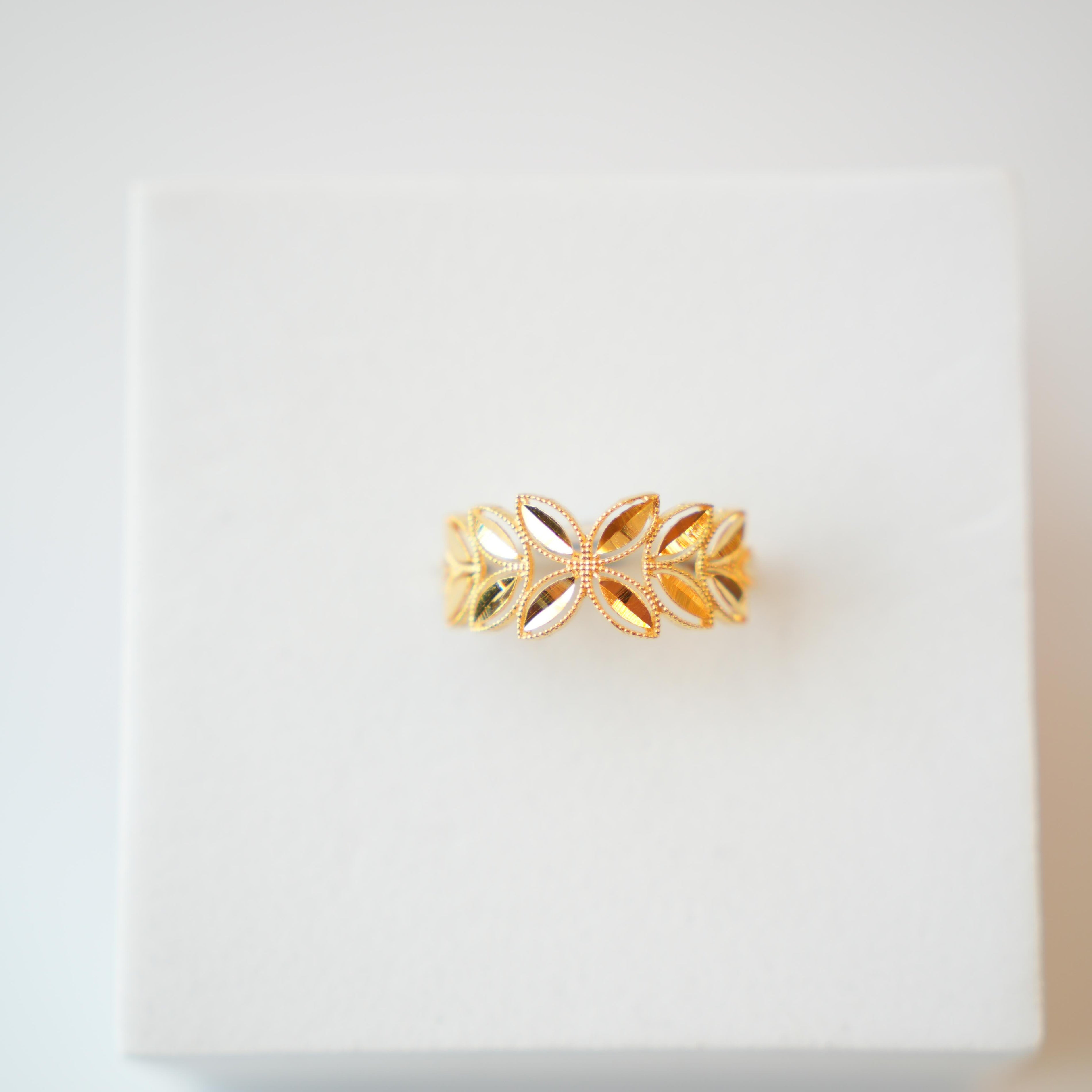22K Gold Designer Leaf Design Ring