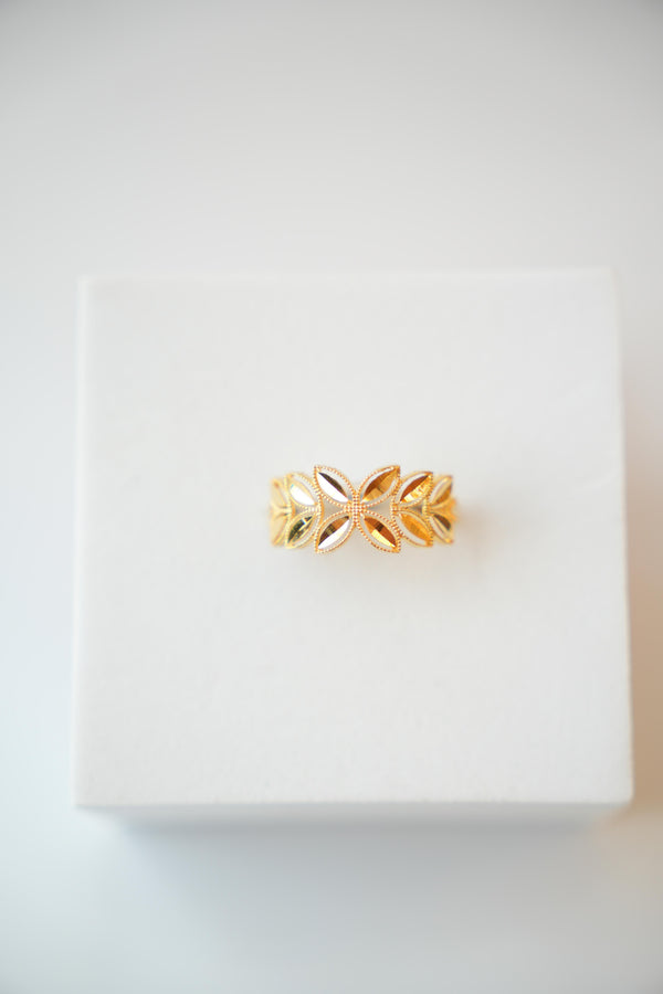 22K Gold Designer Leaf Design Ring