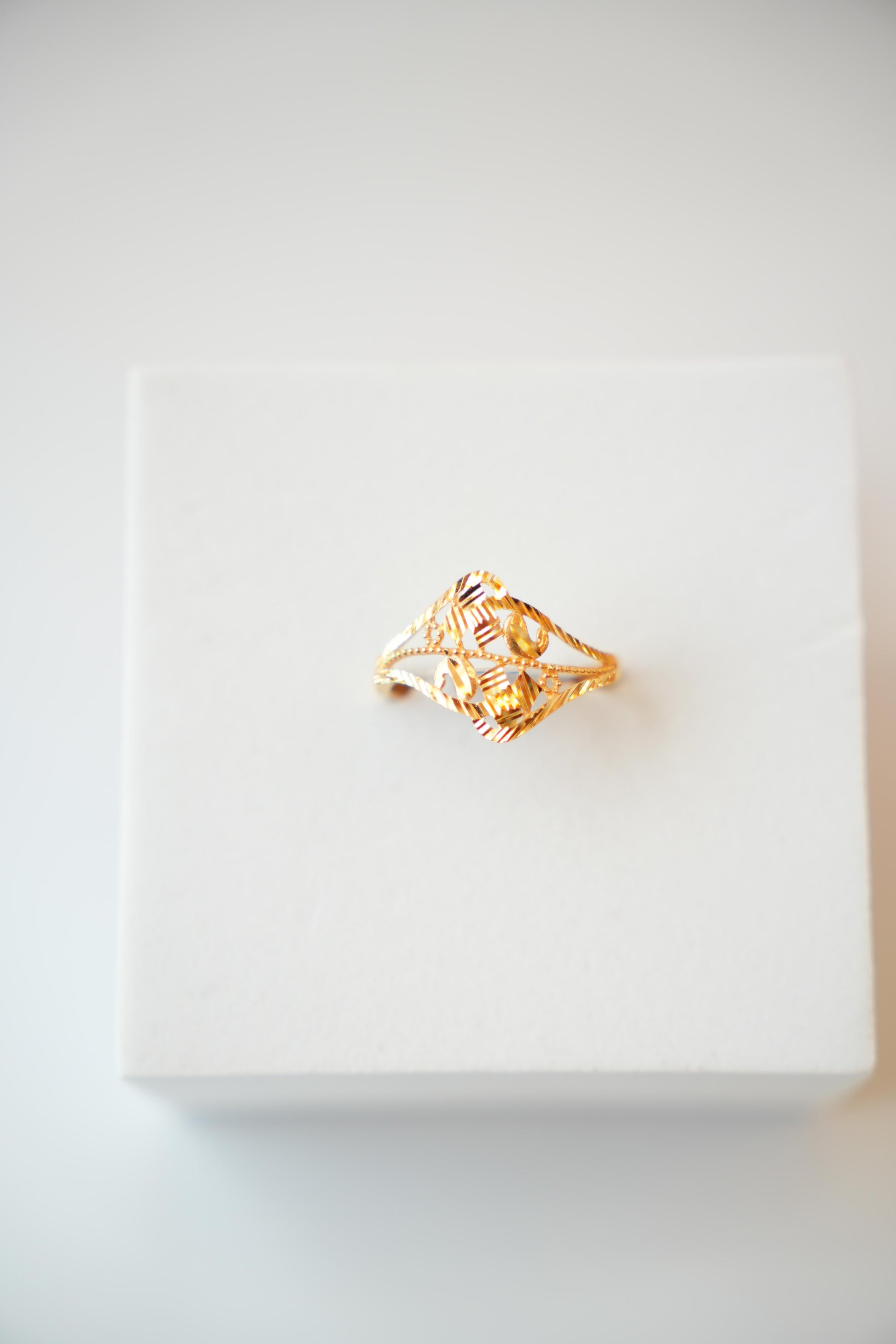 22K Gold Designer Floral Detail Ladies Ring
