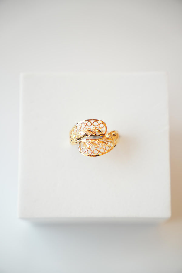 22K Gold Designer Flower Detail Ladies Ring