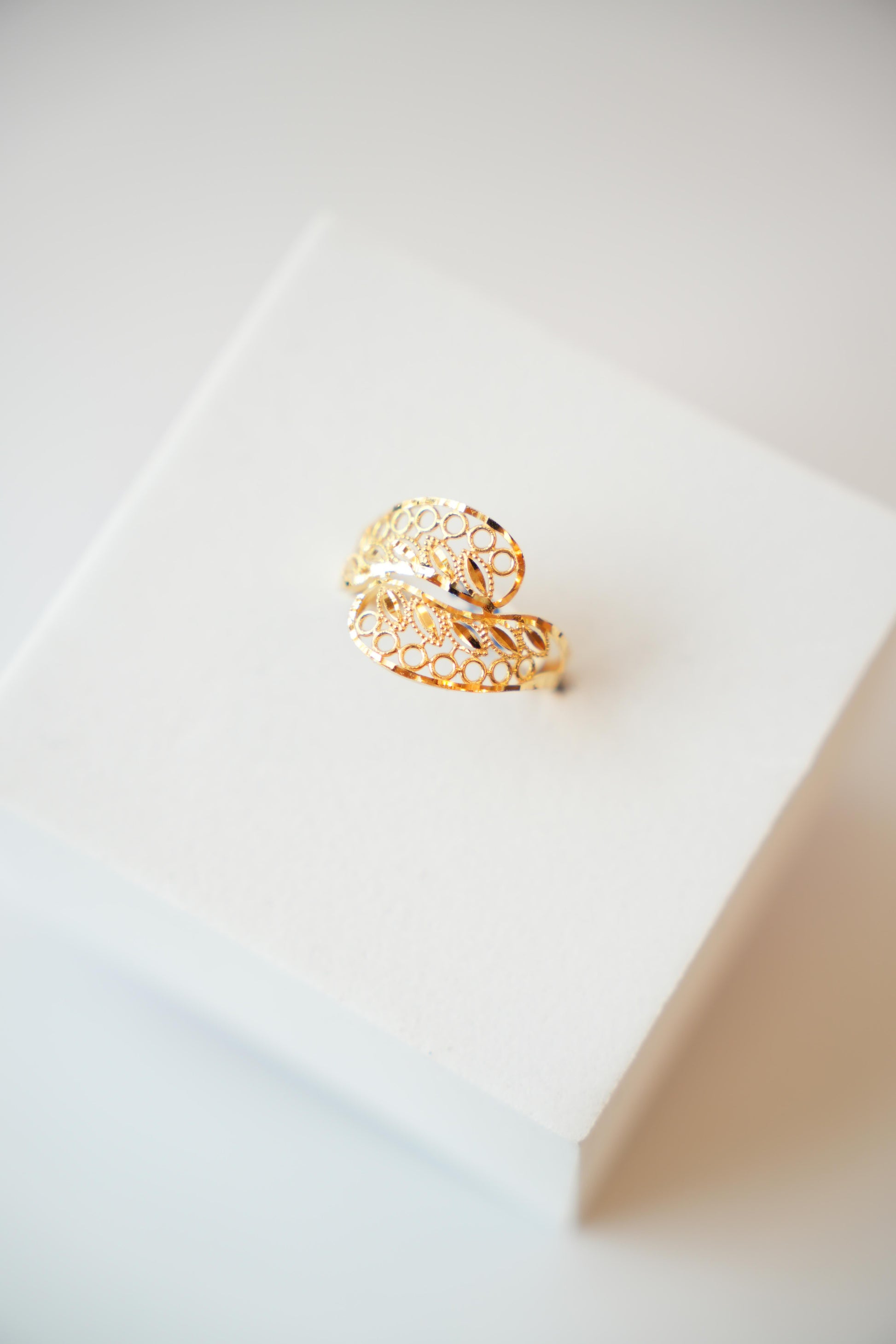 22K Gold Designer Flower Detail Ladies Ring