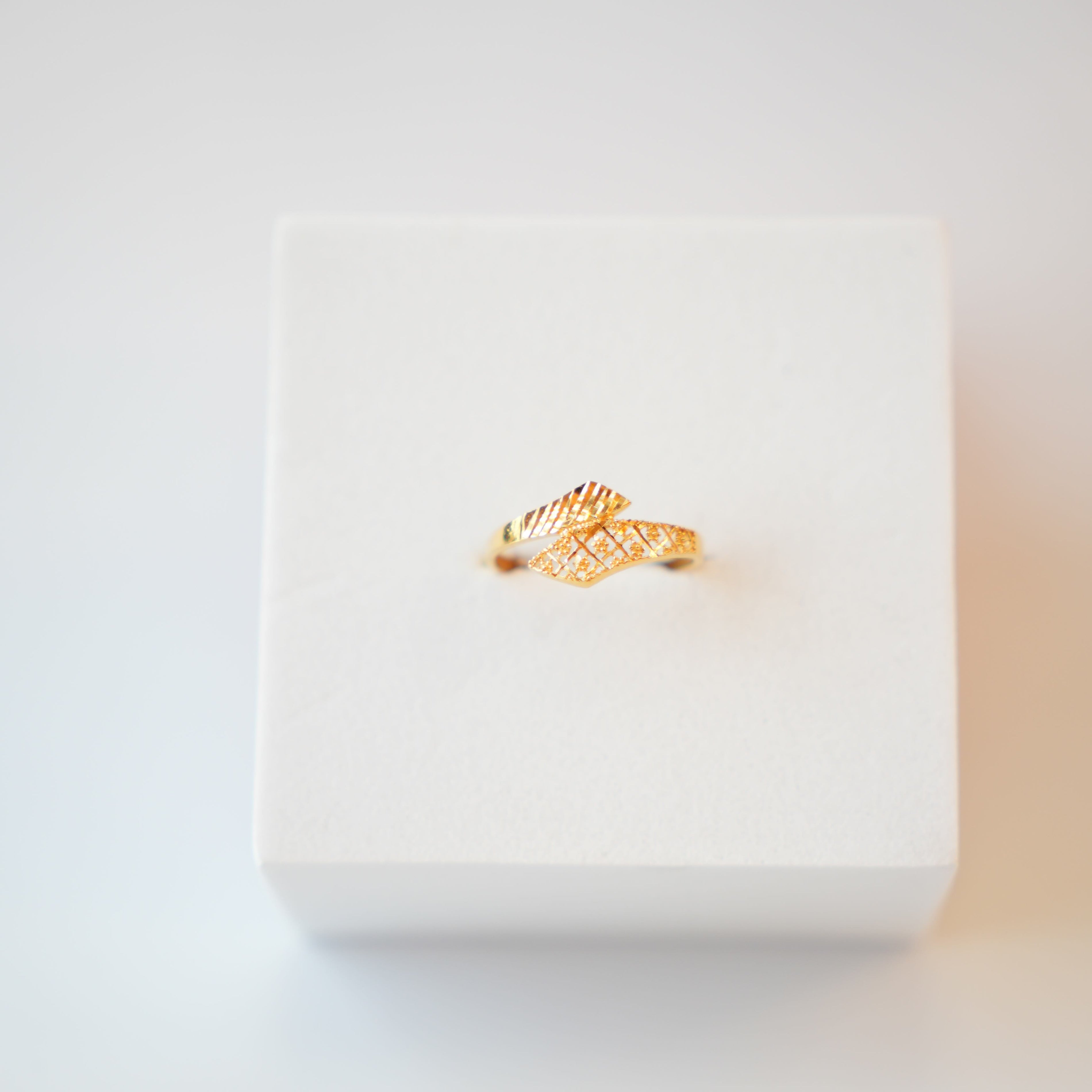22K Gold Designer Ladies Ring