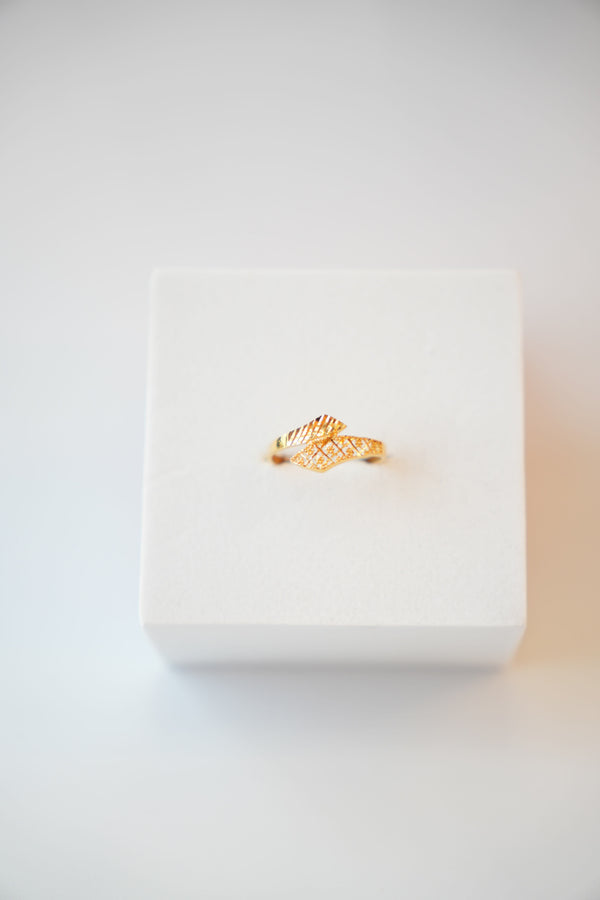 22K Gold Designer Flower Ladies Ring