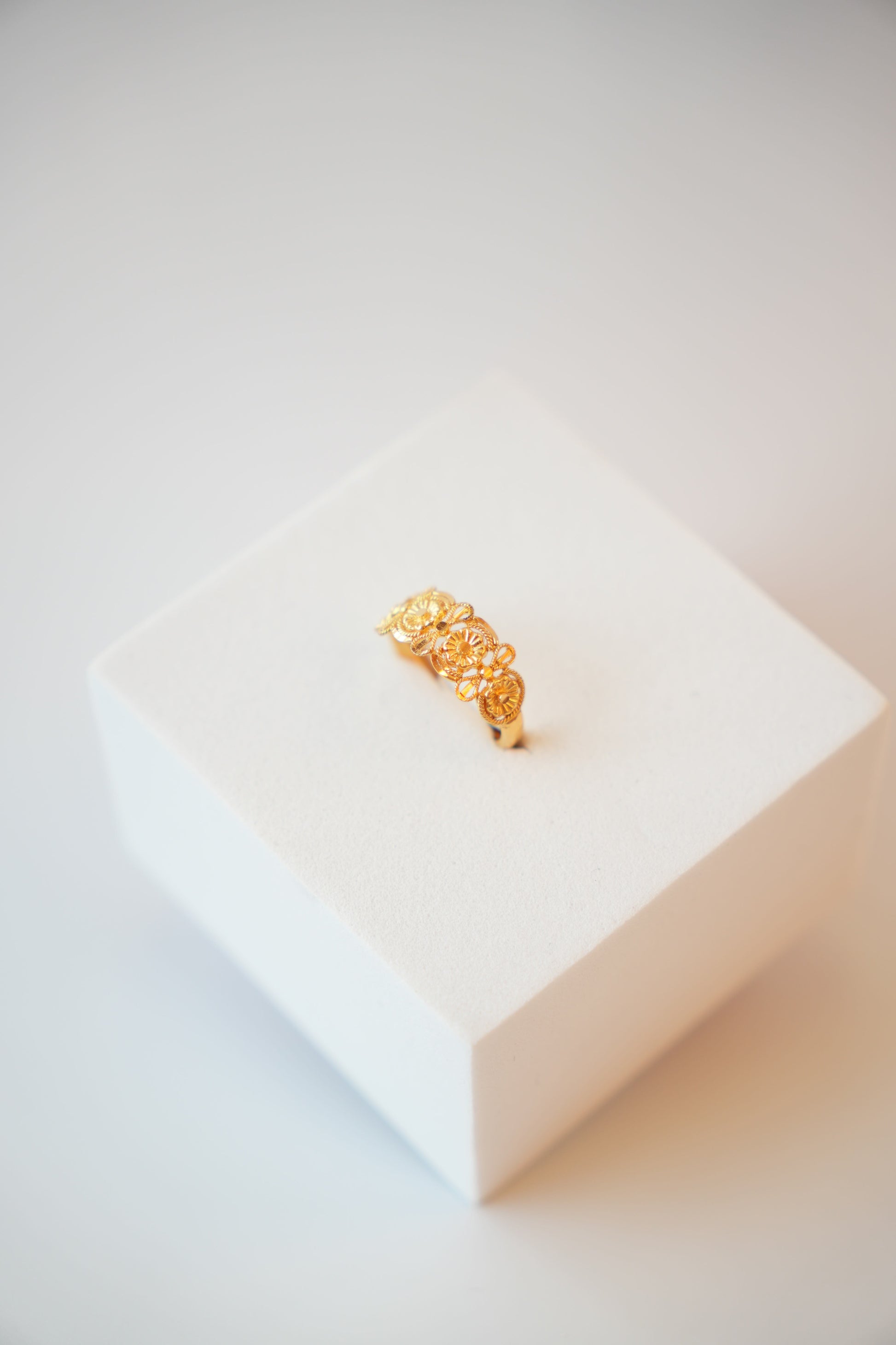 22K Gold Designer Ladies Ring