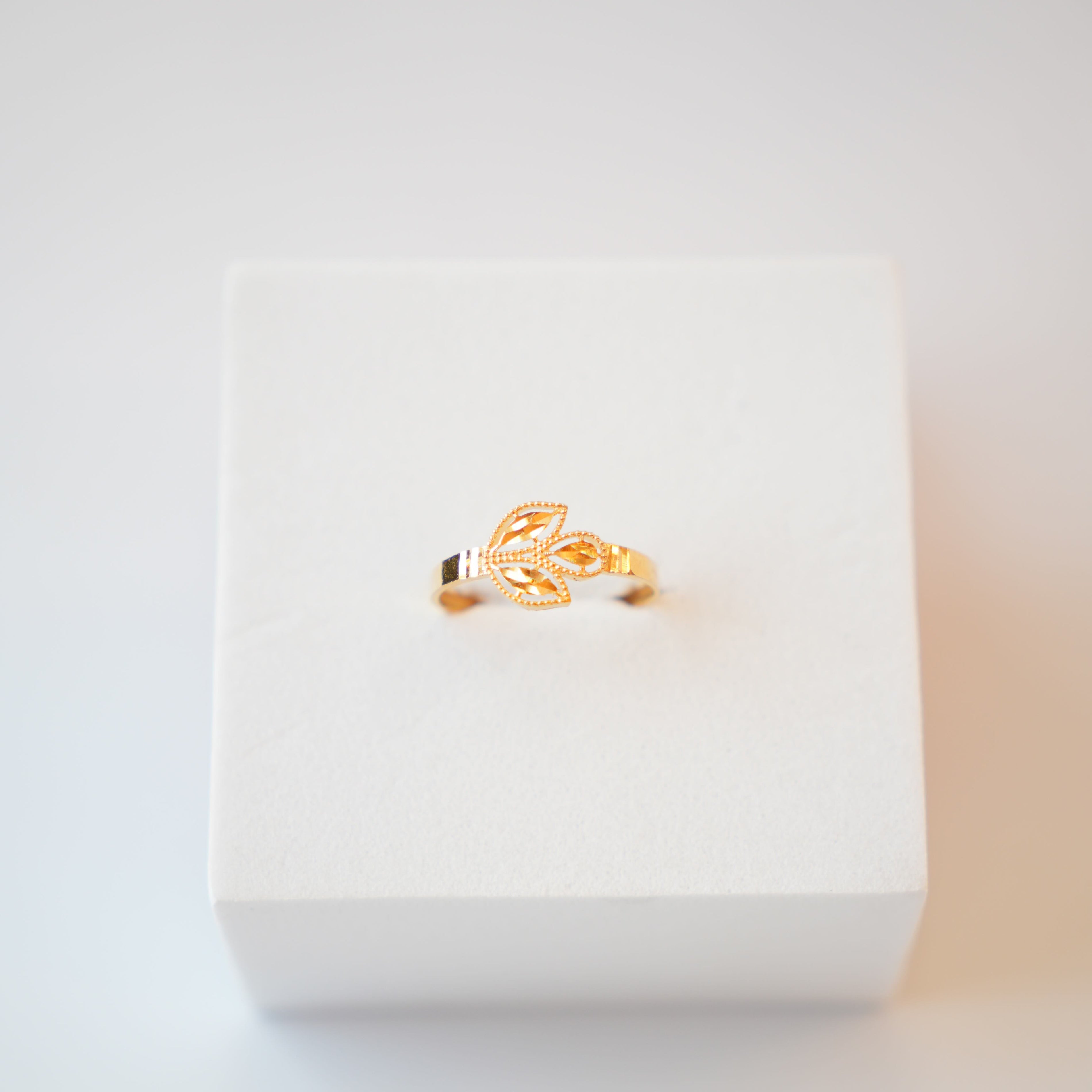 22K Gold Designer Ladies Ring