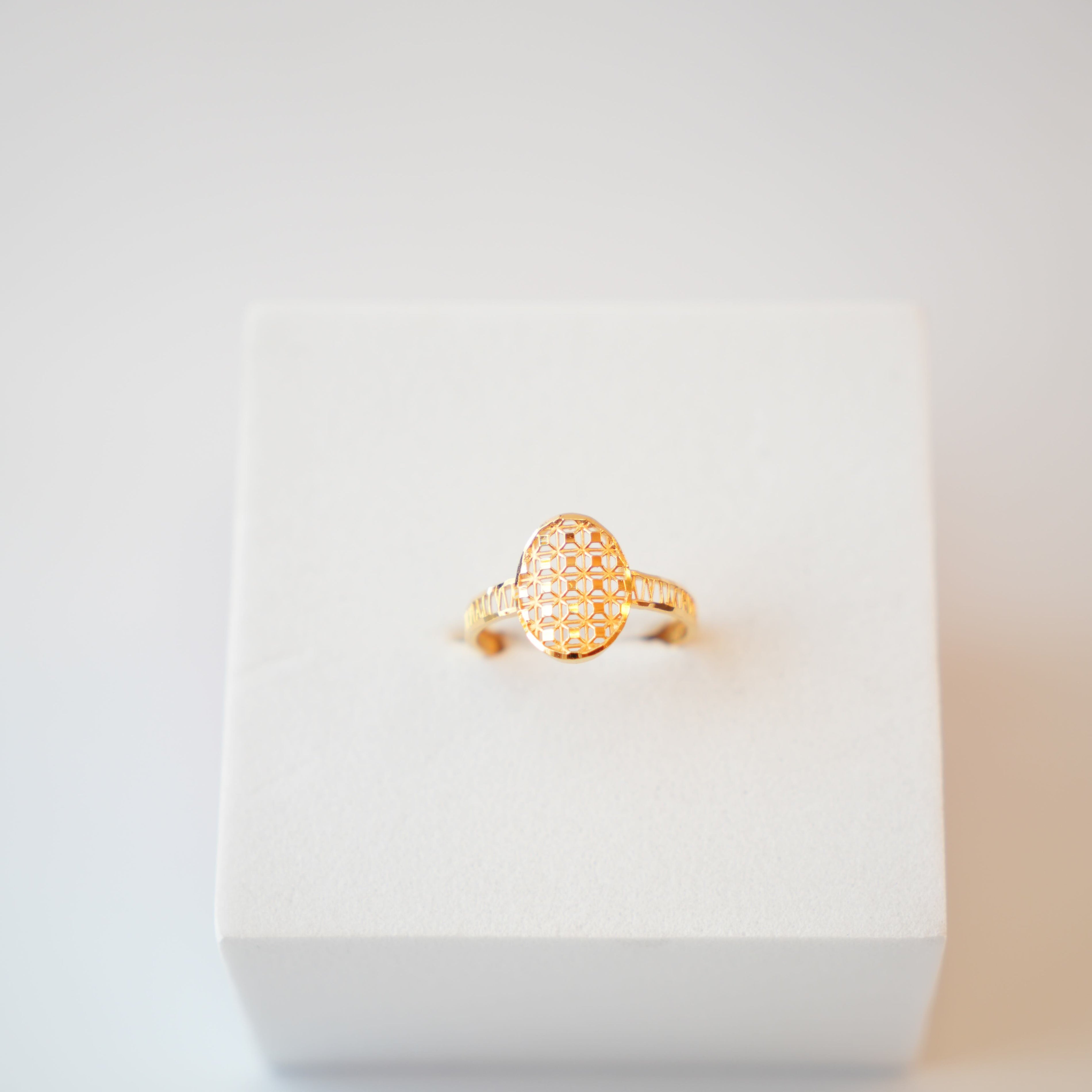 22K Gold Designer Floral Work Ladies Ring