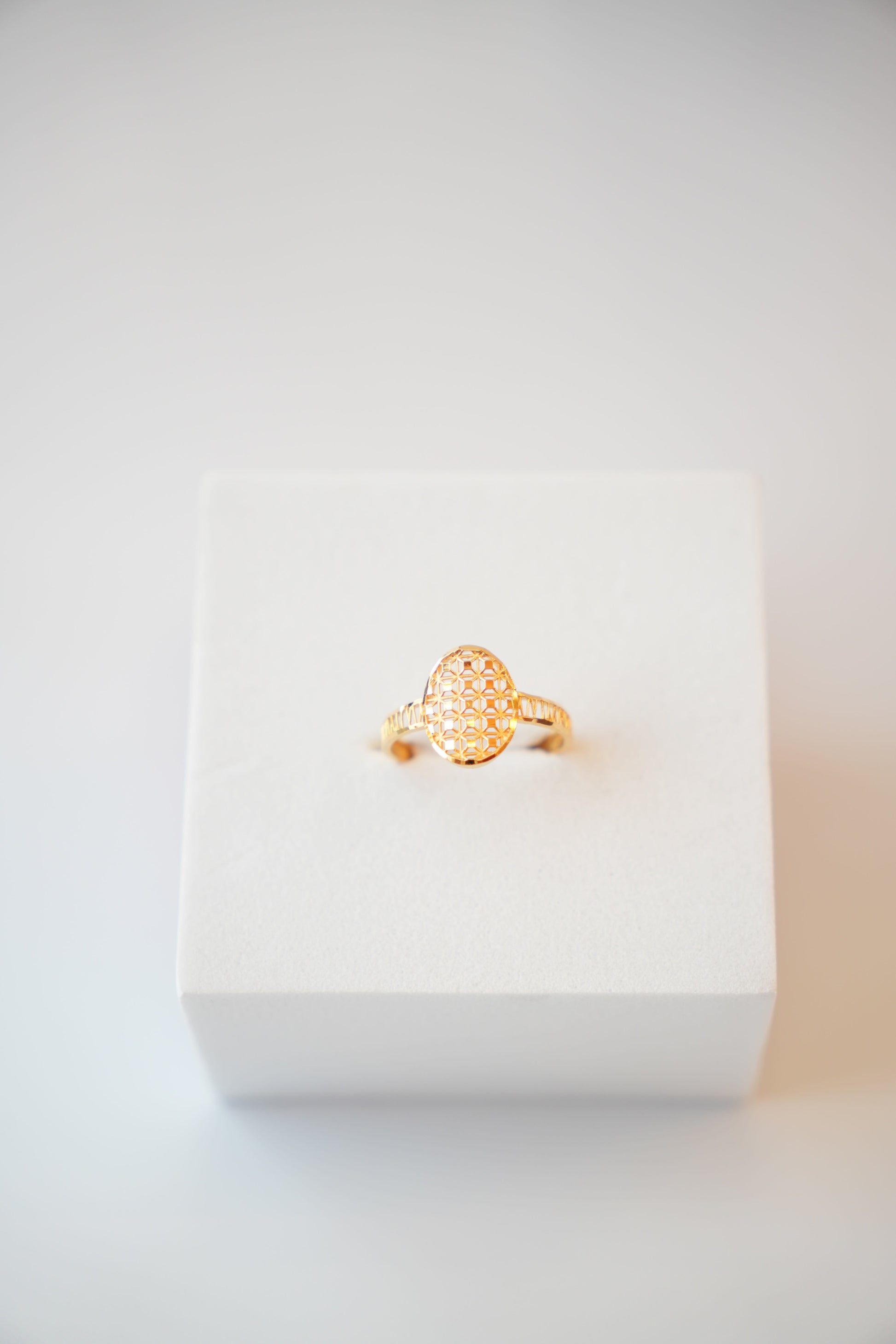 22K Gold Designer Floral Work Ladies Ring