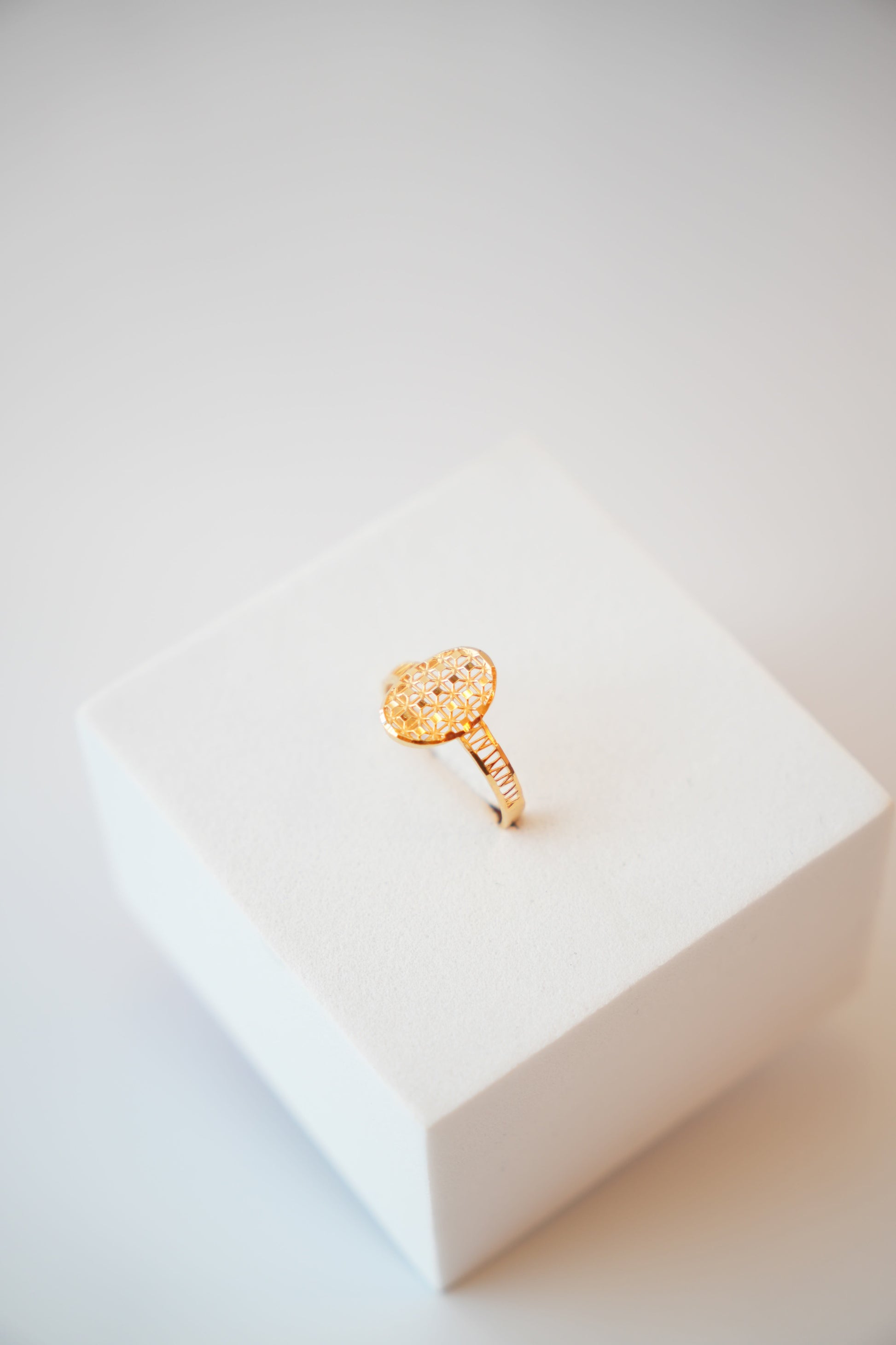 22K Gold Designer Floral Work Ladies Ring