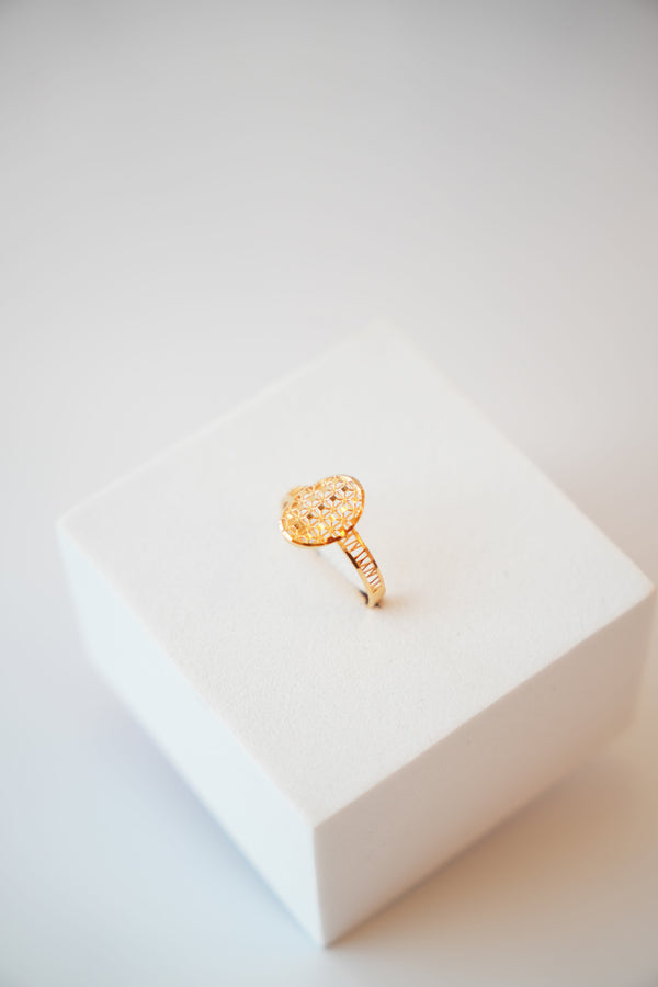 22K Gold Designer Floral Work Ladies Ring