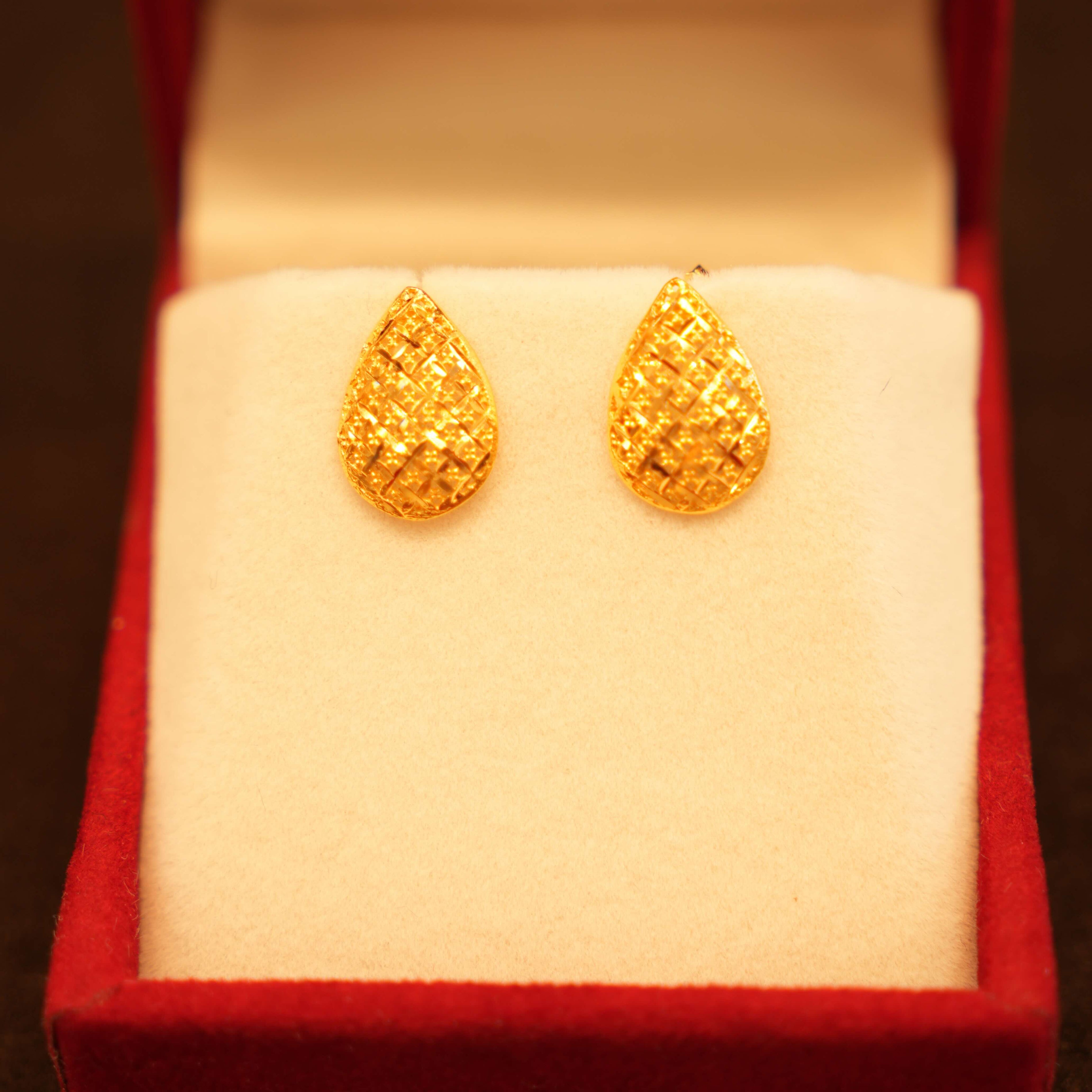 22K Gold Designer Teardrop Earrings