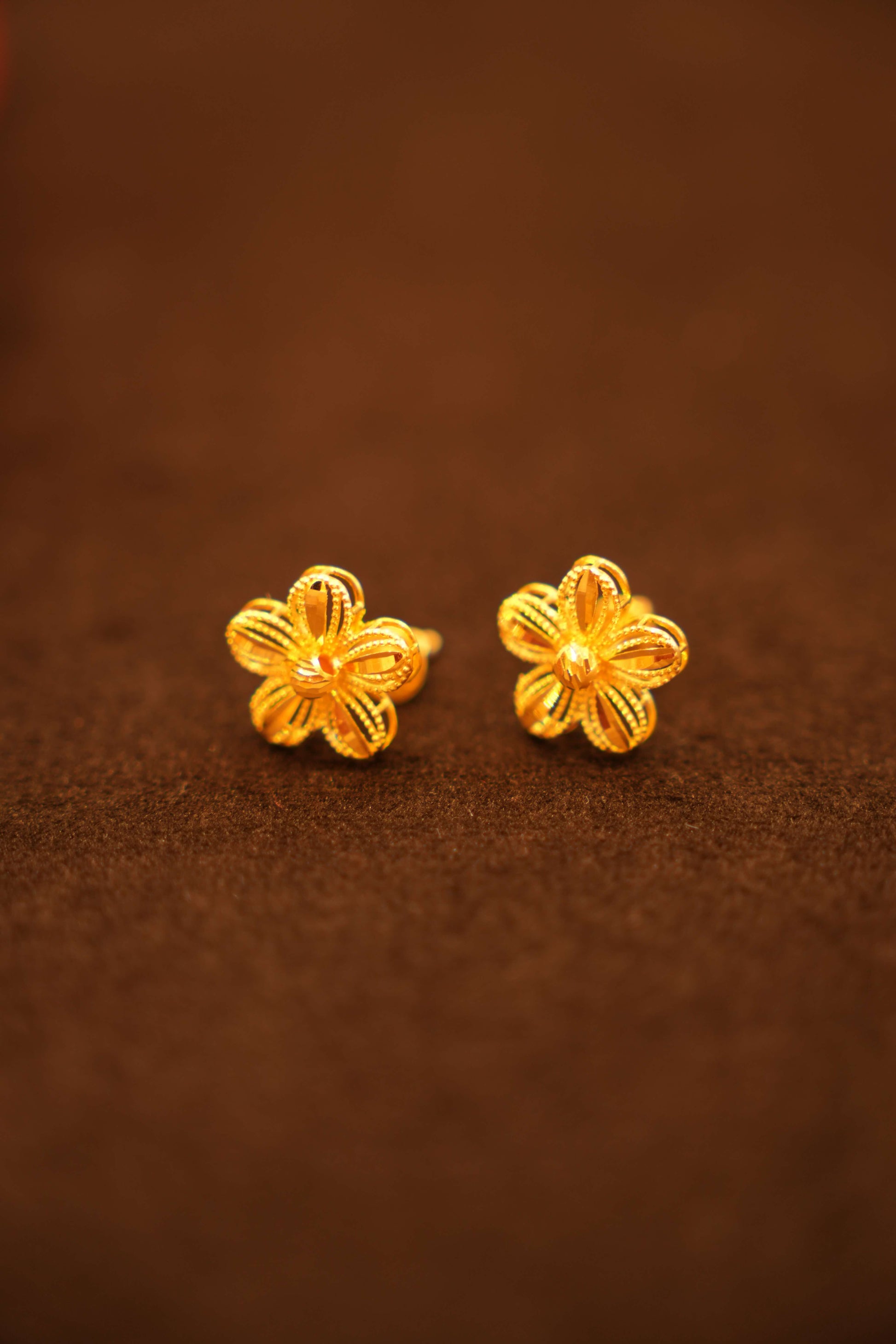 22K Gold Flower Stud Earrings