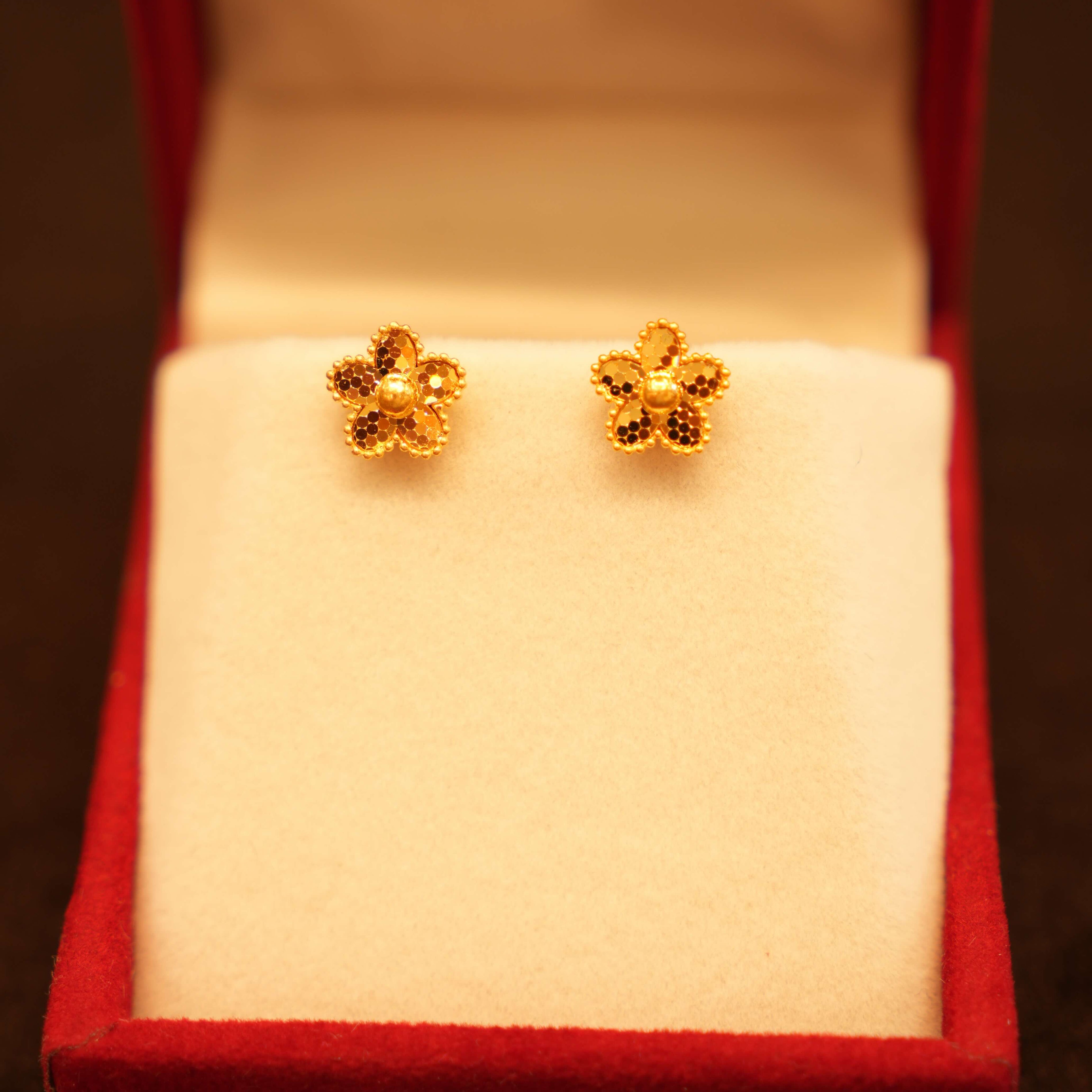22K Gold Flower Stud Earrings