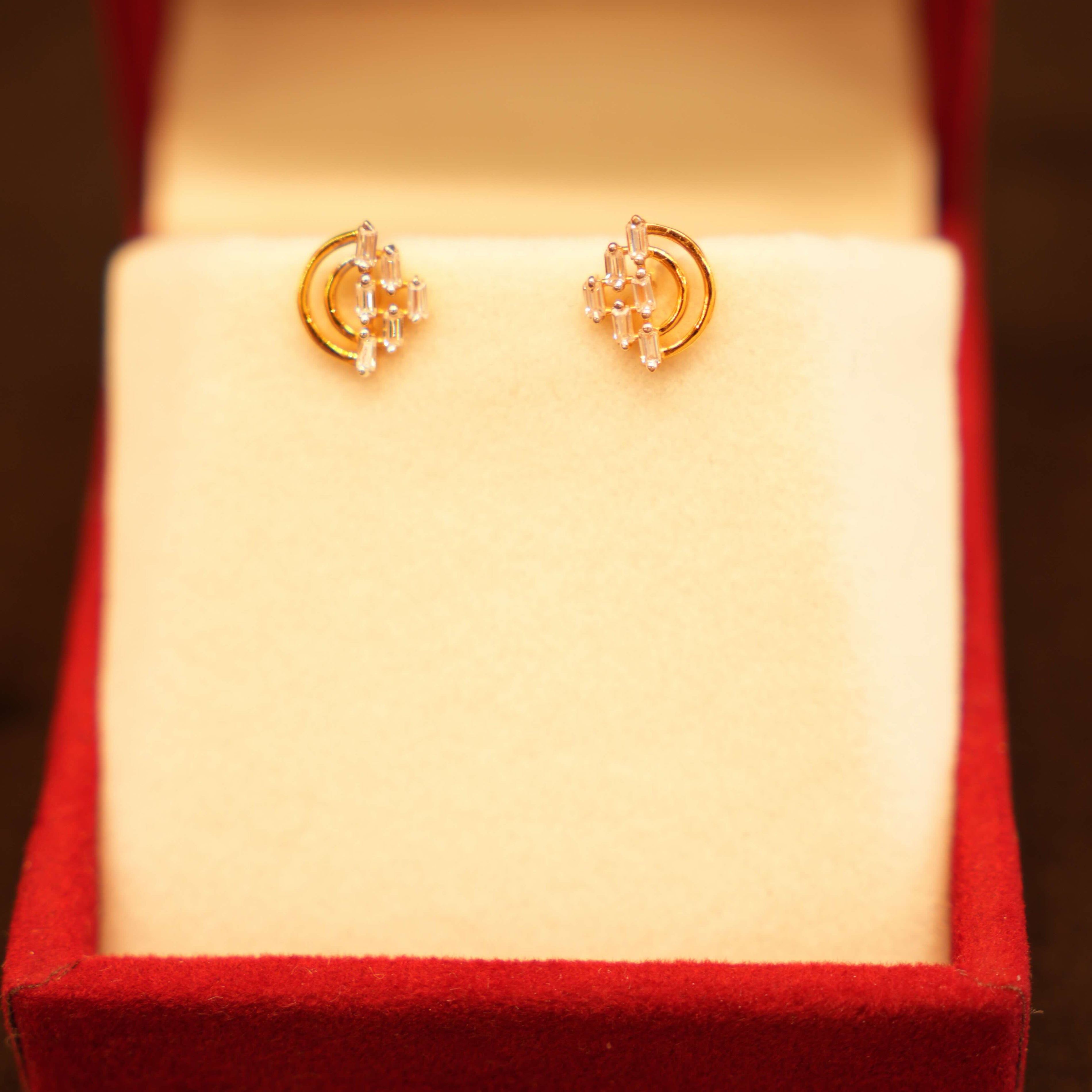 22K Gold Designer Ladies Stud Earrings