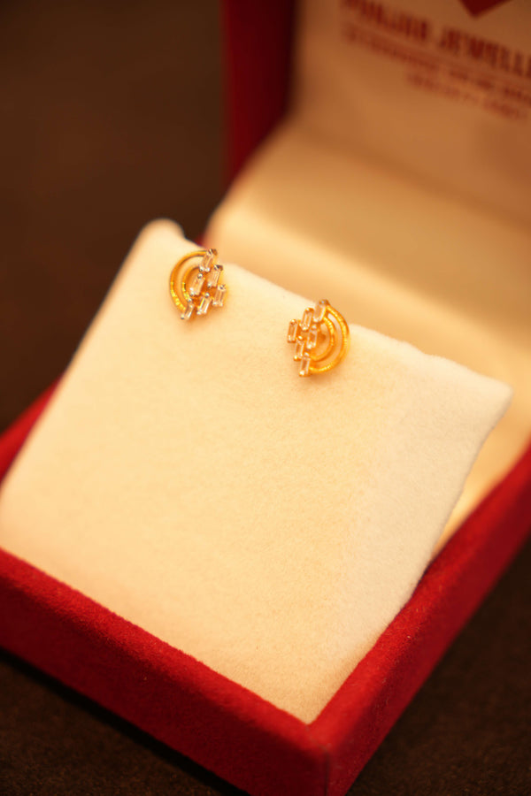 22K Gold Designer Ladies Stud Earrings
