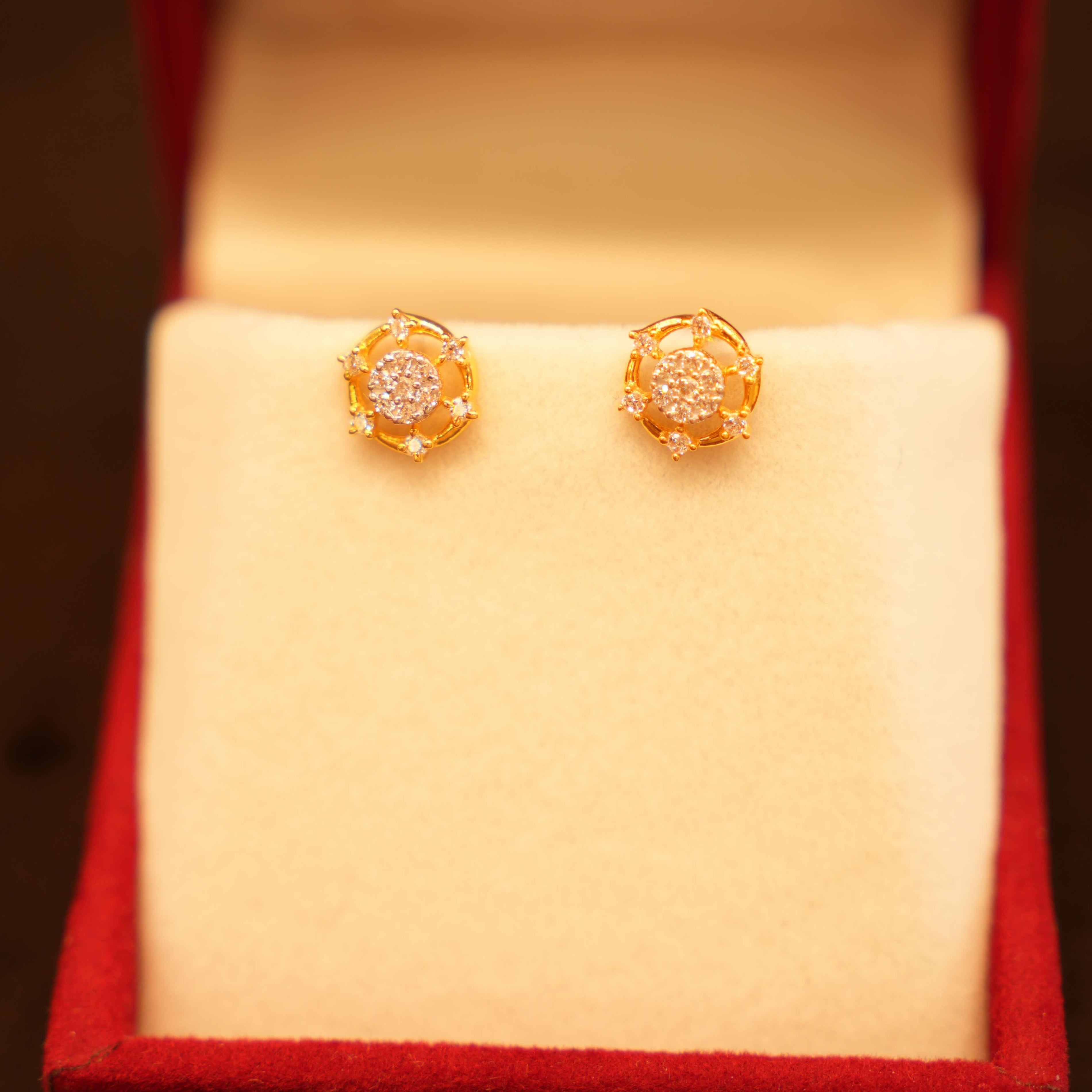 22K Gold Designer Ladies Stud Earrings