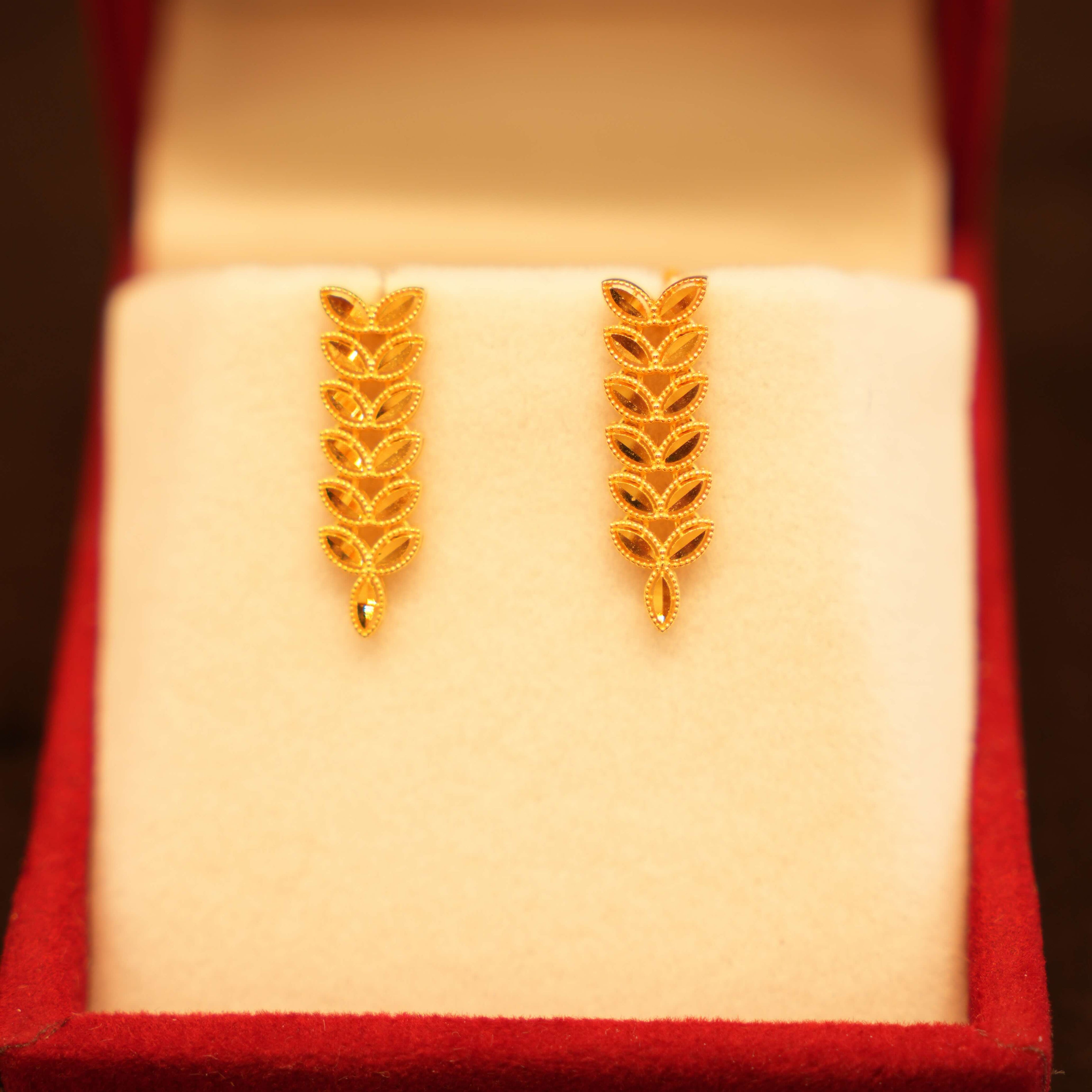 22K Gold Designer Dangling Earrings