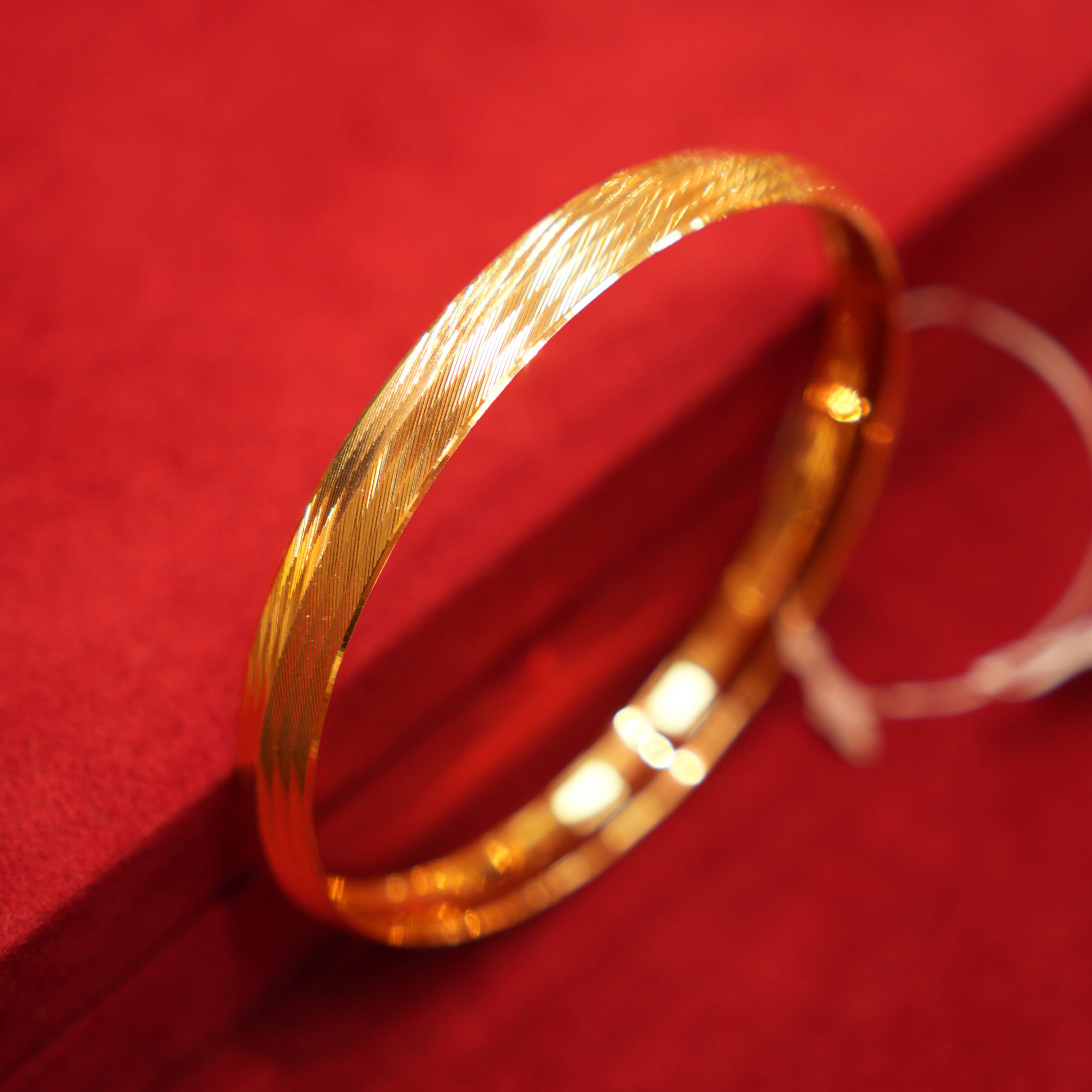 22K Plain Gold Lightweight Designer Men's Kara