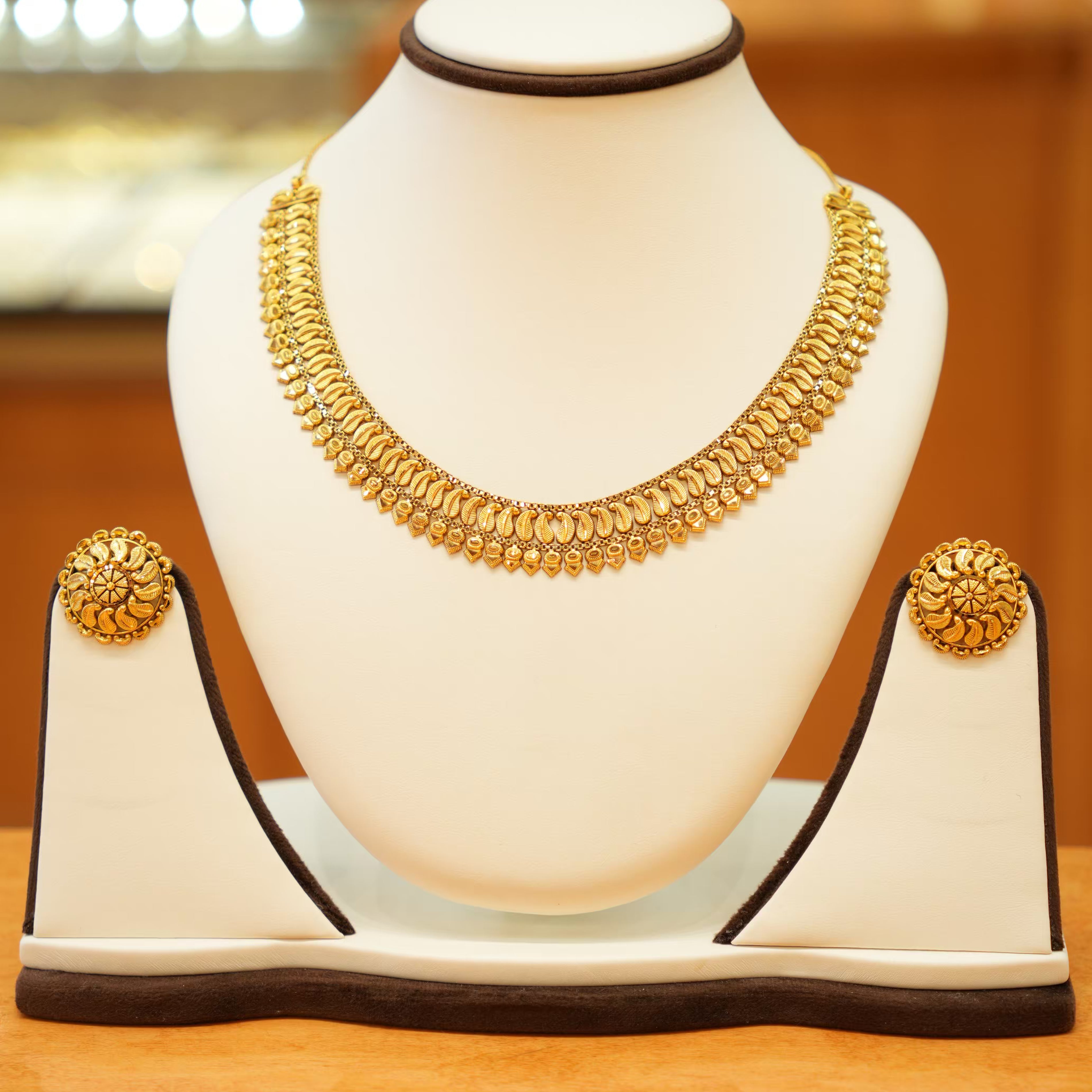 22K Gold Designer Antique Necklace Set with Round Earrings