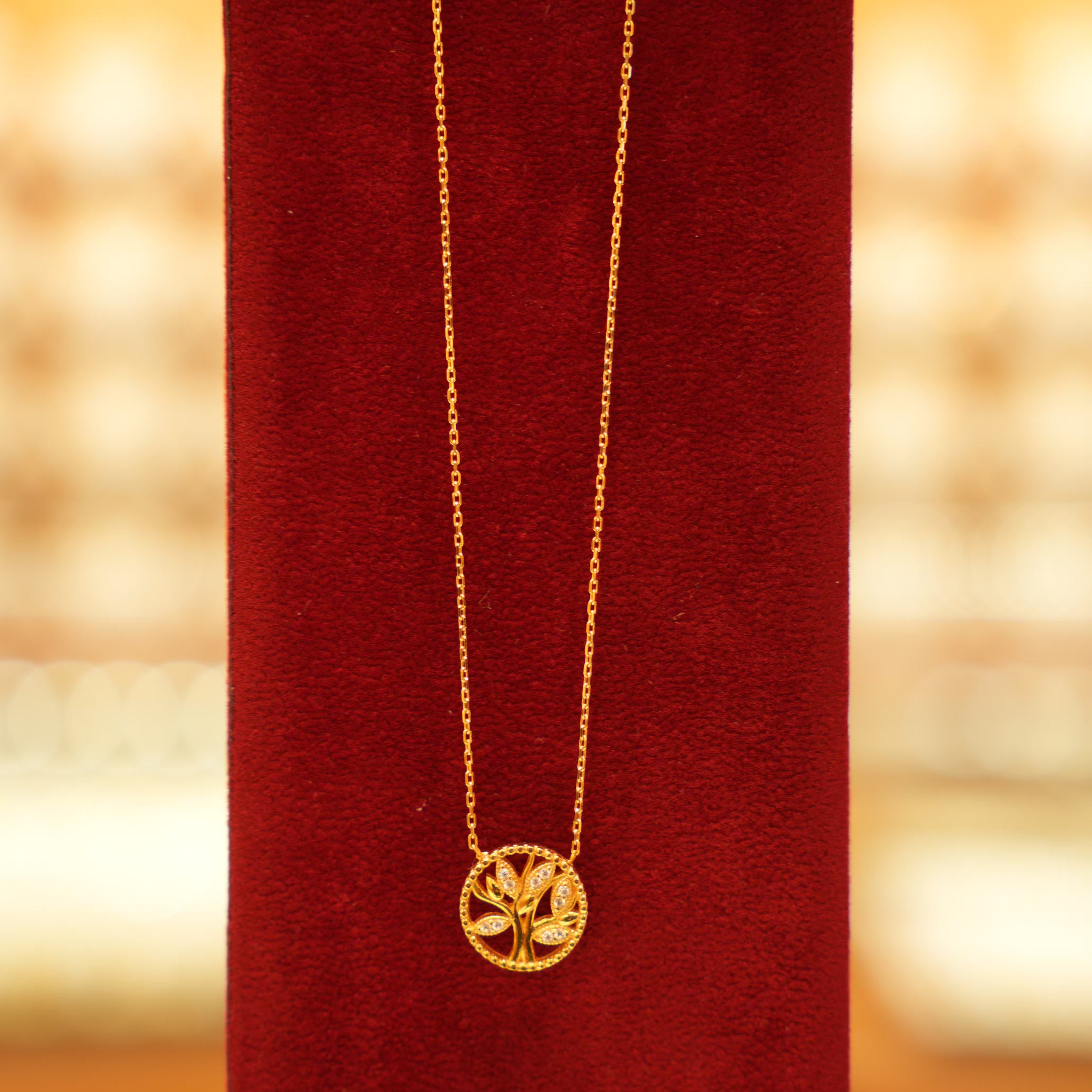 22K Gold Designer Round Stone Pendant Chain (18 Inches)
