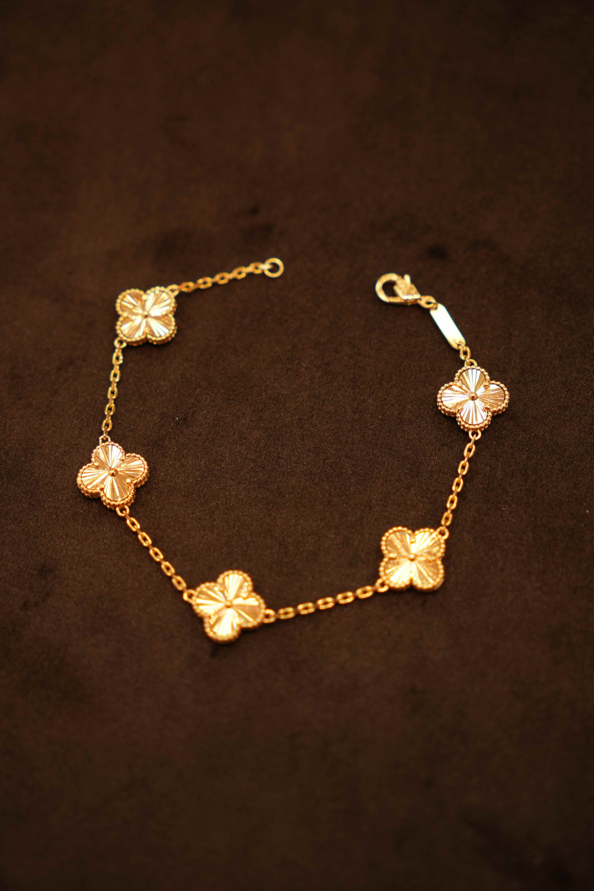22K Plain Gold Designer 5 Clover Ladies Bracelet