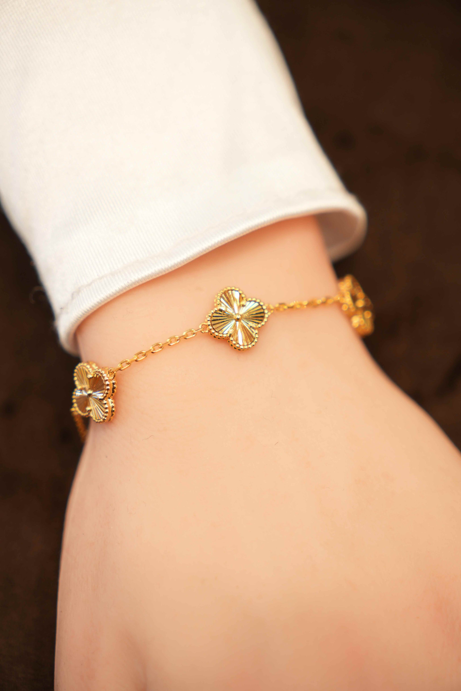 22K Plain Gold Designer 5 Clover Ladies Bracelet