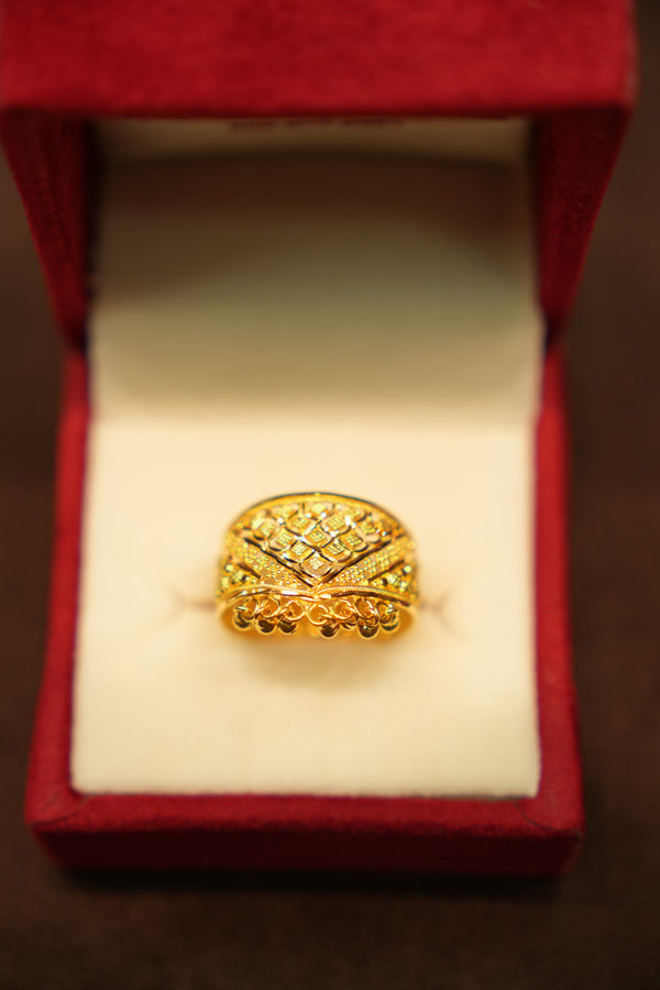 22K Gold Scalloped Lattice Crown Ring