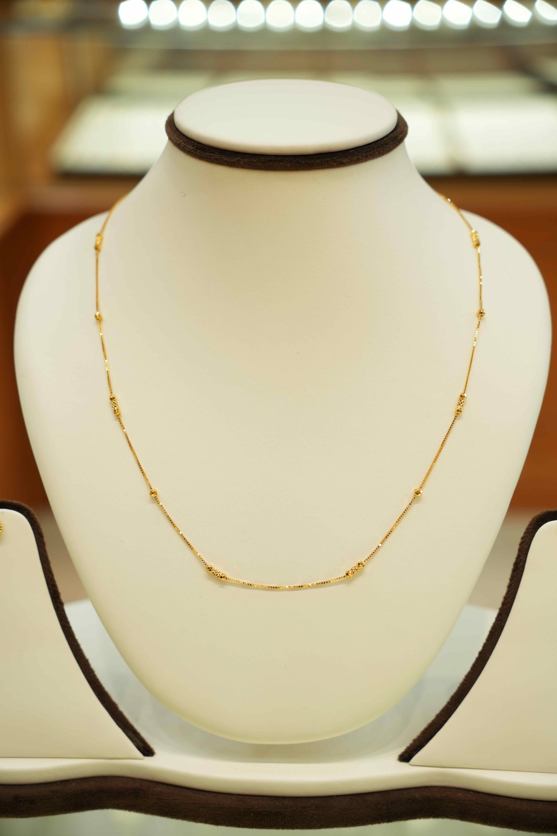 22K Plain Gold Designer Beaded Ladies Chain (18 Inches)
