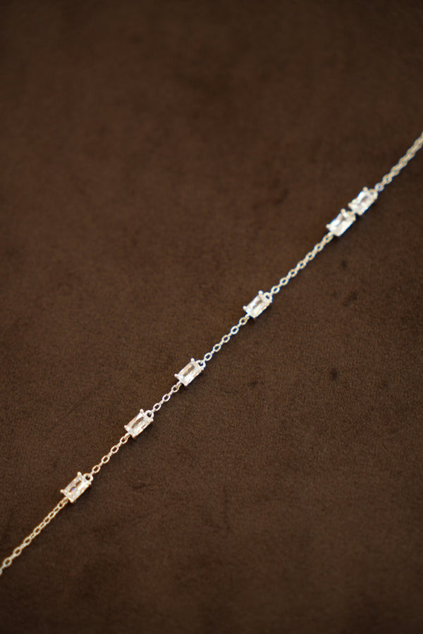 925 Silver Designer Ladies Emerald Stone Chain Bracelet