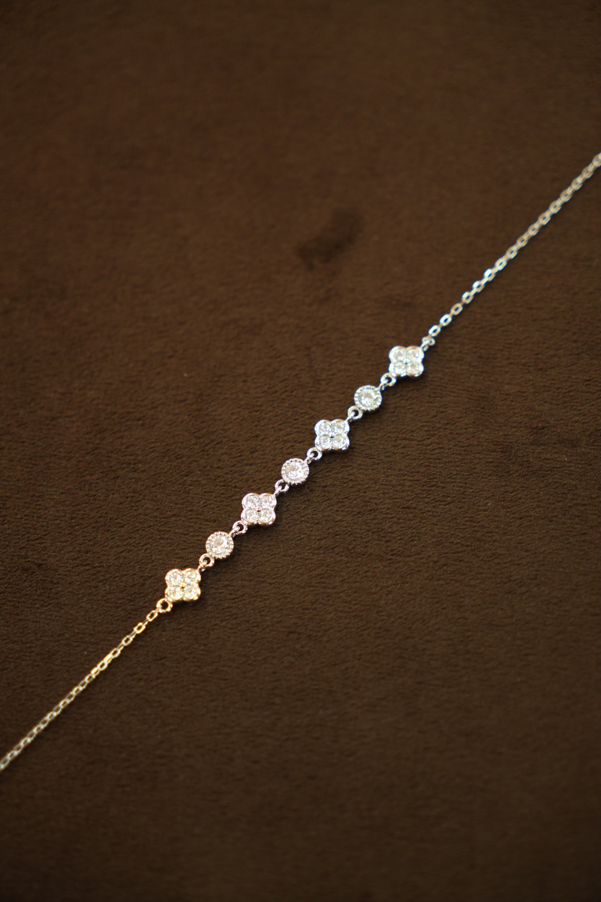 925 Silver Designer Ladies Stone Clover Chain Bracelet