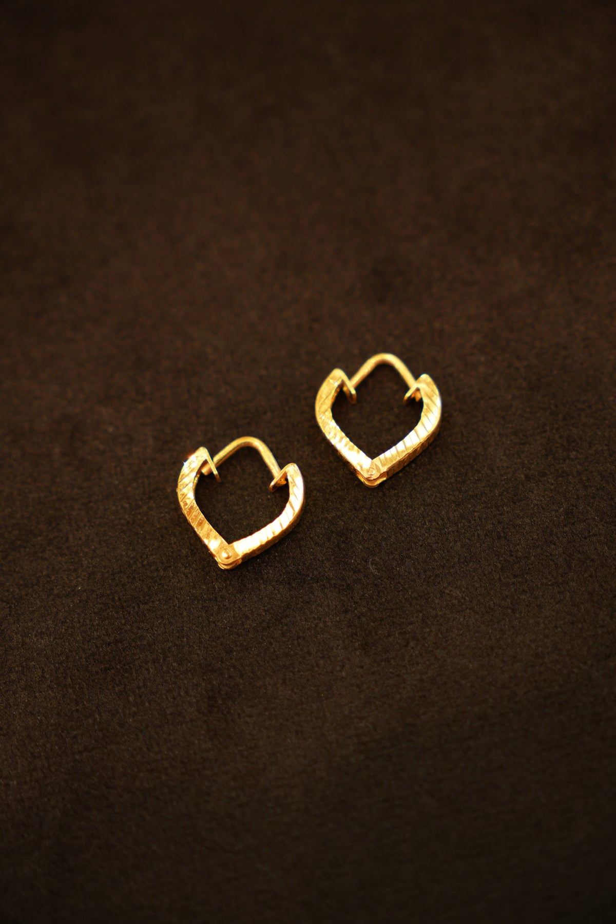 22K Gold Designer V-Shaped Fluted Hoop Earrings