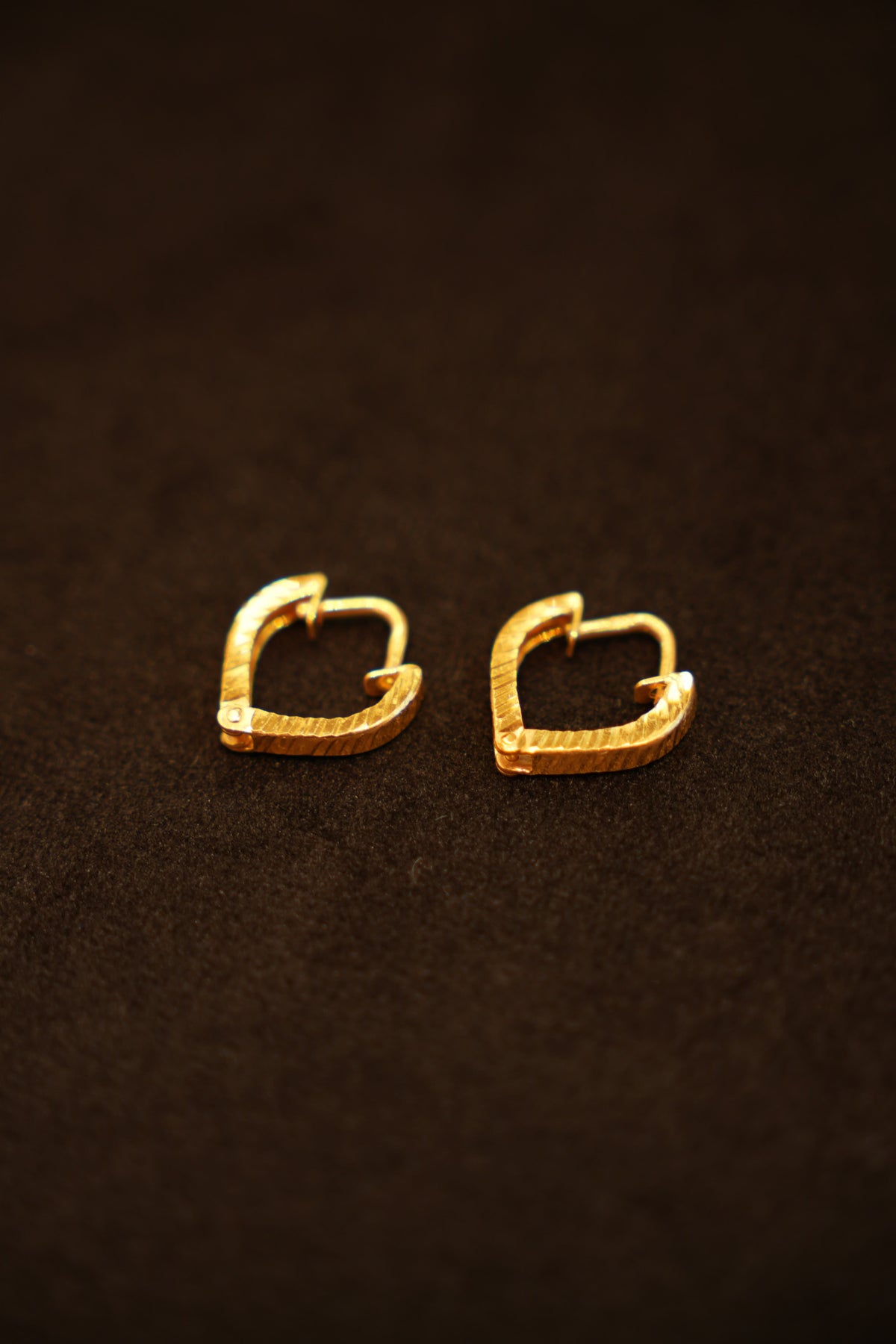 22K Gold Designer V-Shaped Fluted Hoop Earrings