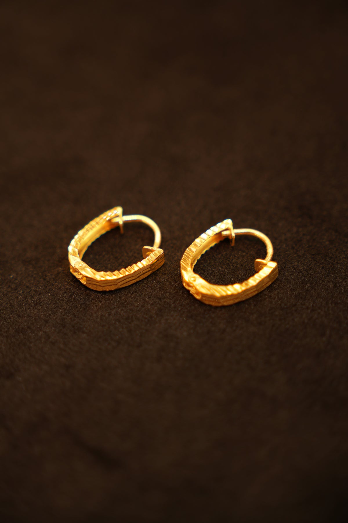 22K Gold Designer Fluted U-Shaped Ladies Hoop Earrings
