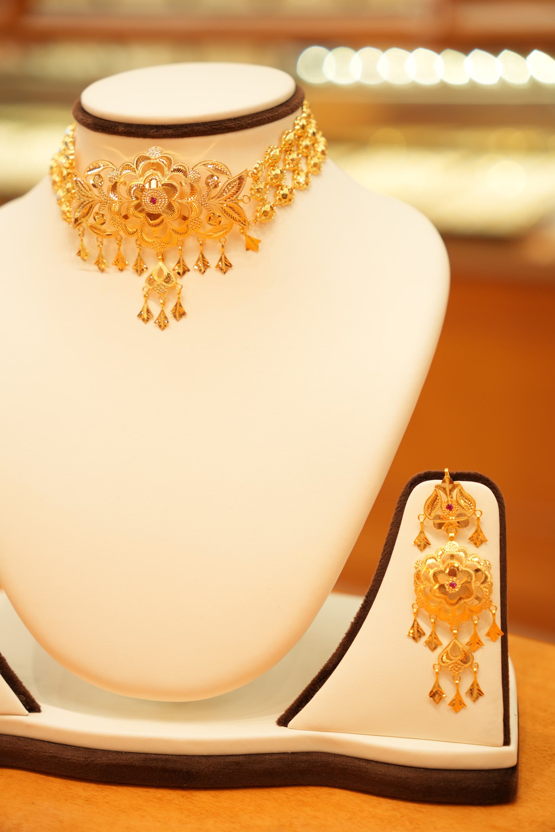 22K Gold Designer Lightweight Aari Choker Set with Long Hanging Earrings