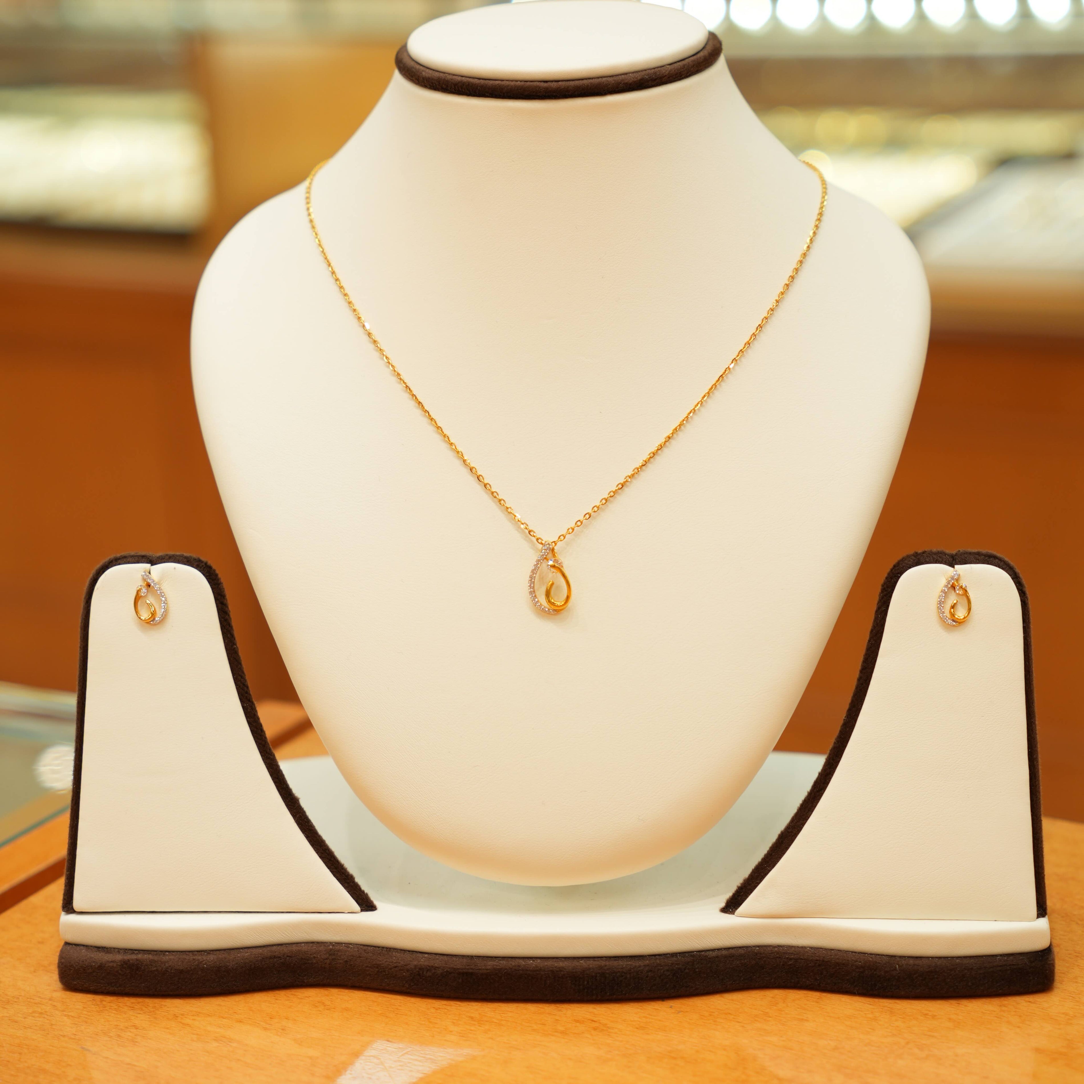 22K Gold Designer Lightweight Stone Pendant Necklace Set with Stud Earrings